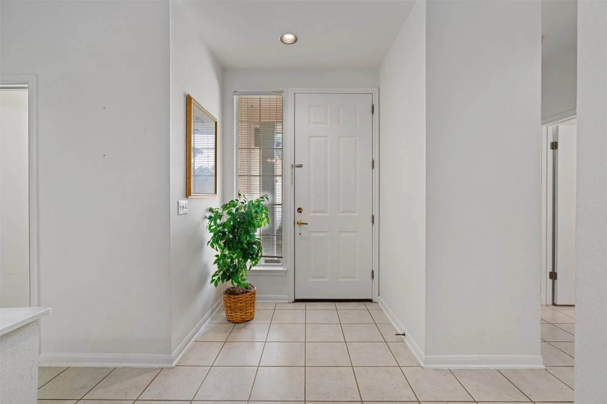 Property Slideshow image 4 of 28 | 121 larkspur ln, Georgetown, TX, 78633