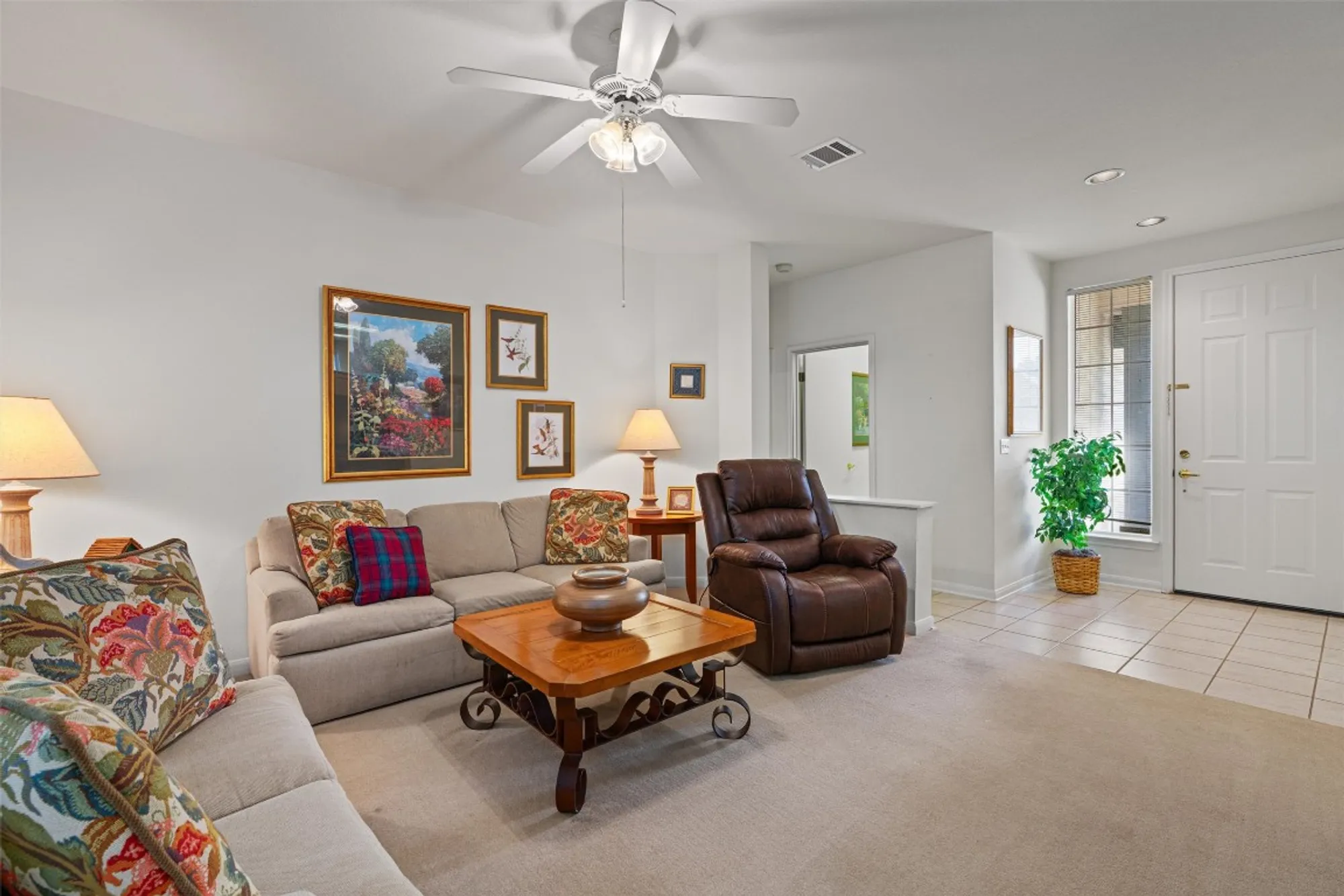 Property Slideshow image 5 of 28 | 121 larkspur ln, Georgetown, TX, 78633