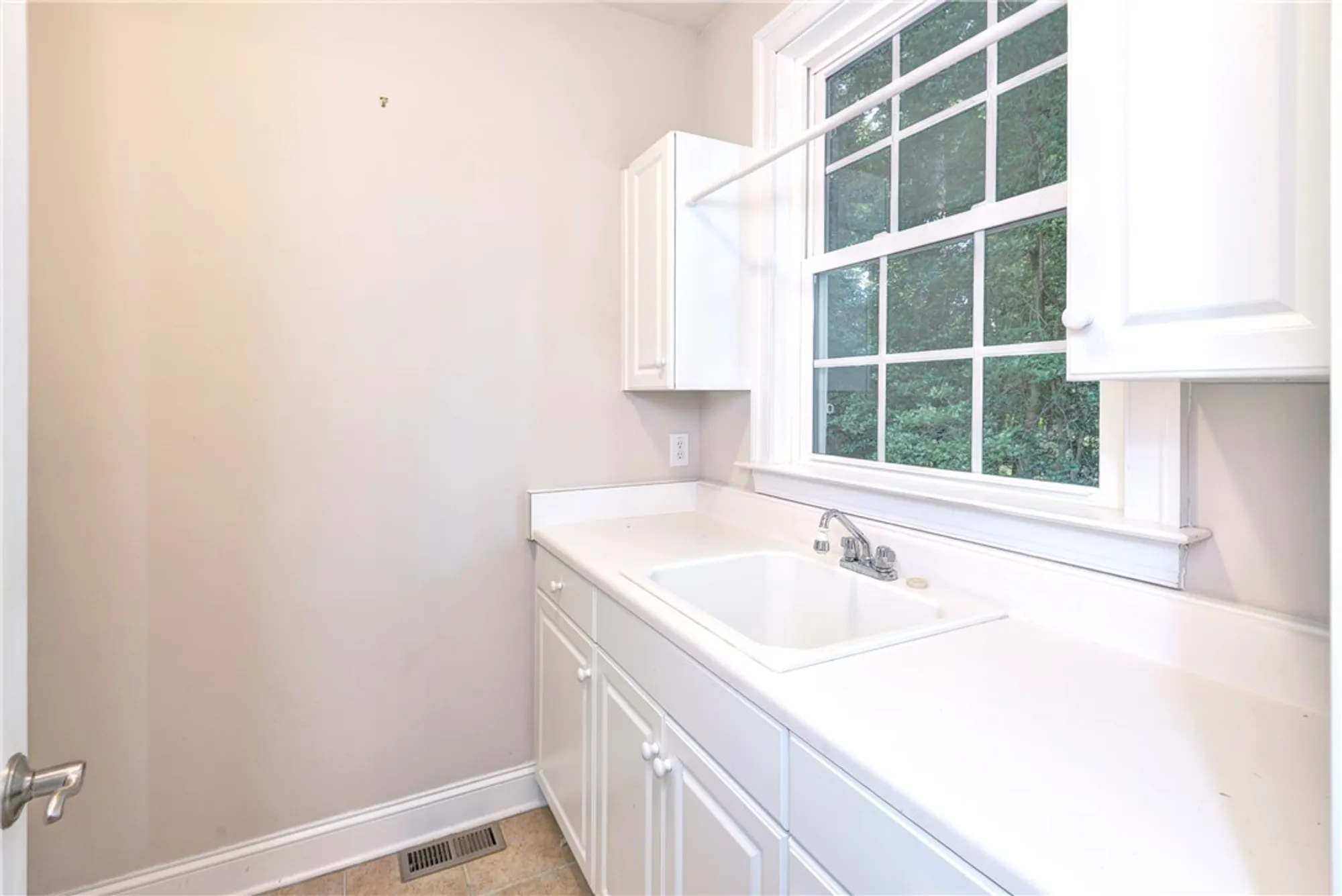 Property Slideshow image 16 of 43 | 305 par dr, Williamsburg, VA, 23188