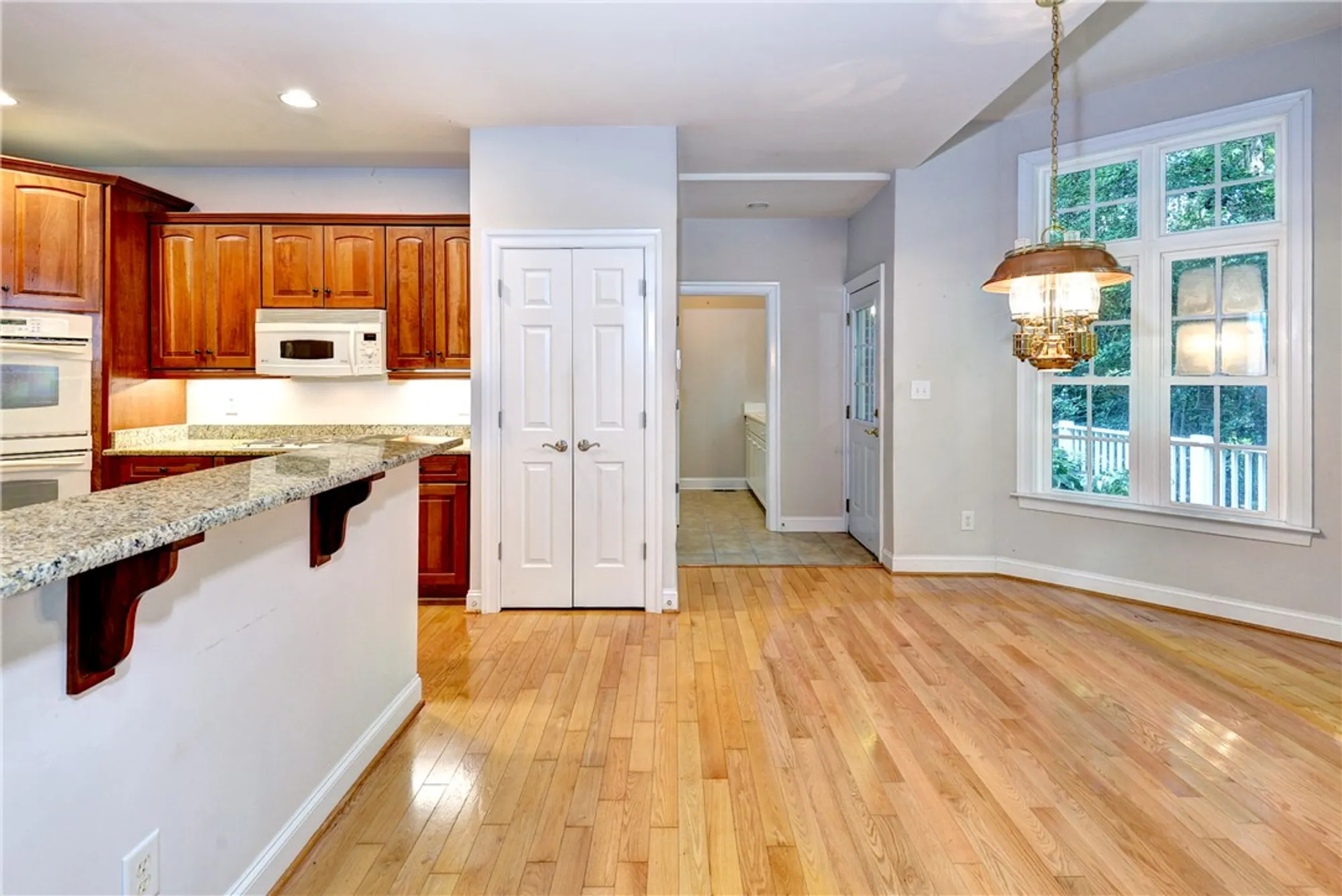 Property Slideshow image 10 of 43 | 305 par dr, Williamsburg, VA, 23188