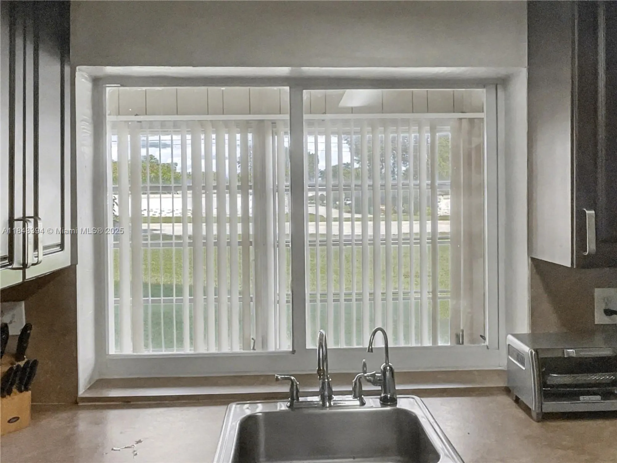 Property Slideshow image 2 of 21 | 9301 lime bay blvd apt 105, Tamarac, FL, 33321