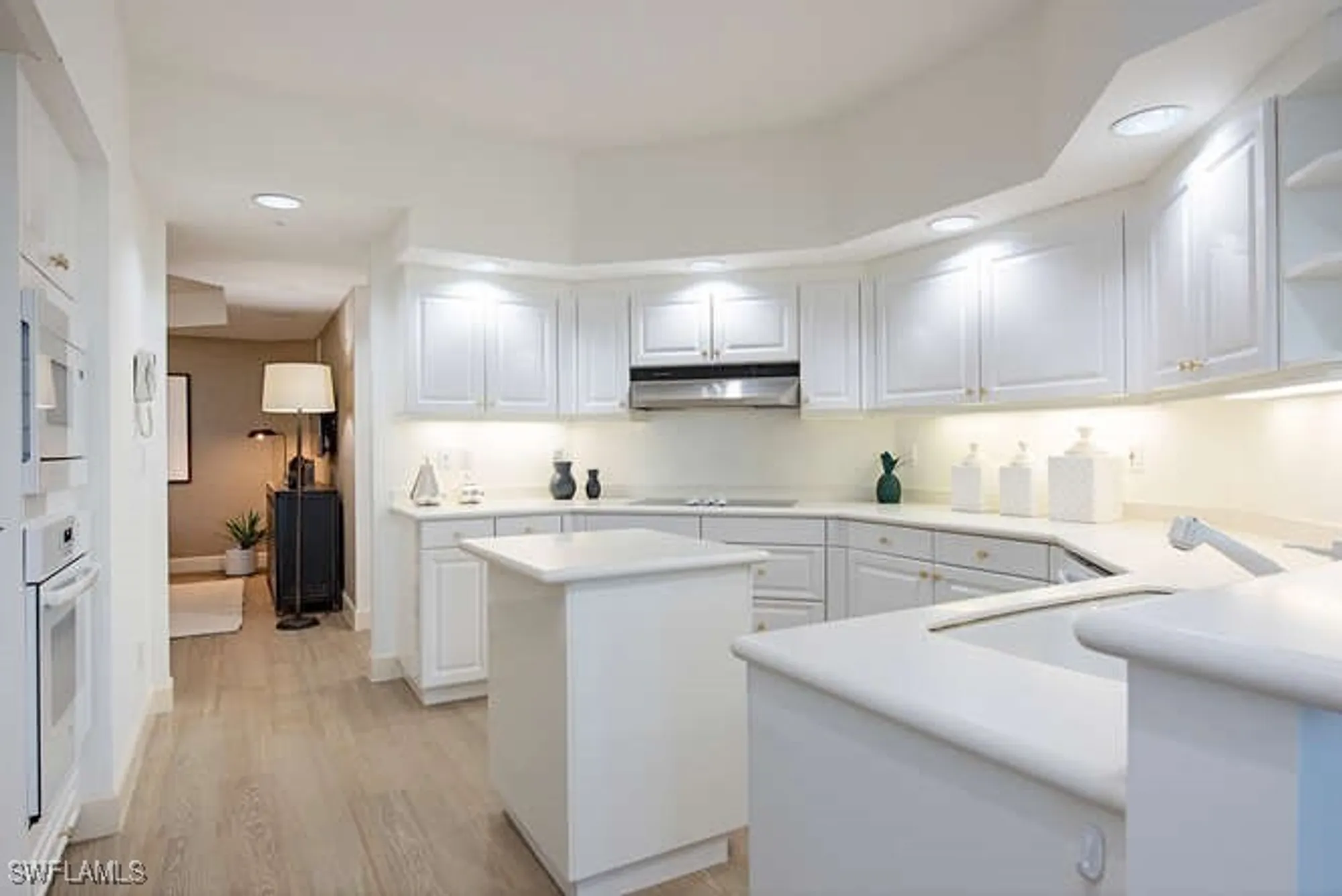 Property Slideshow image 7 of 26 | 8990 bay colony dr 302, Naples, FL, 34108