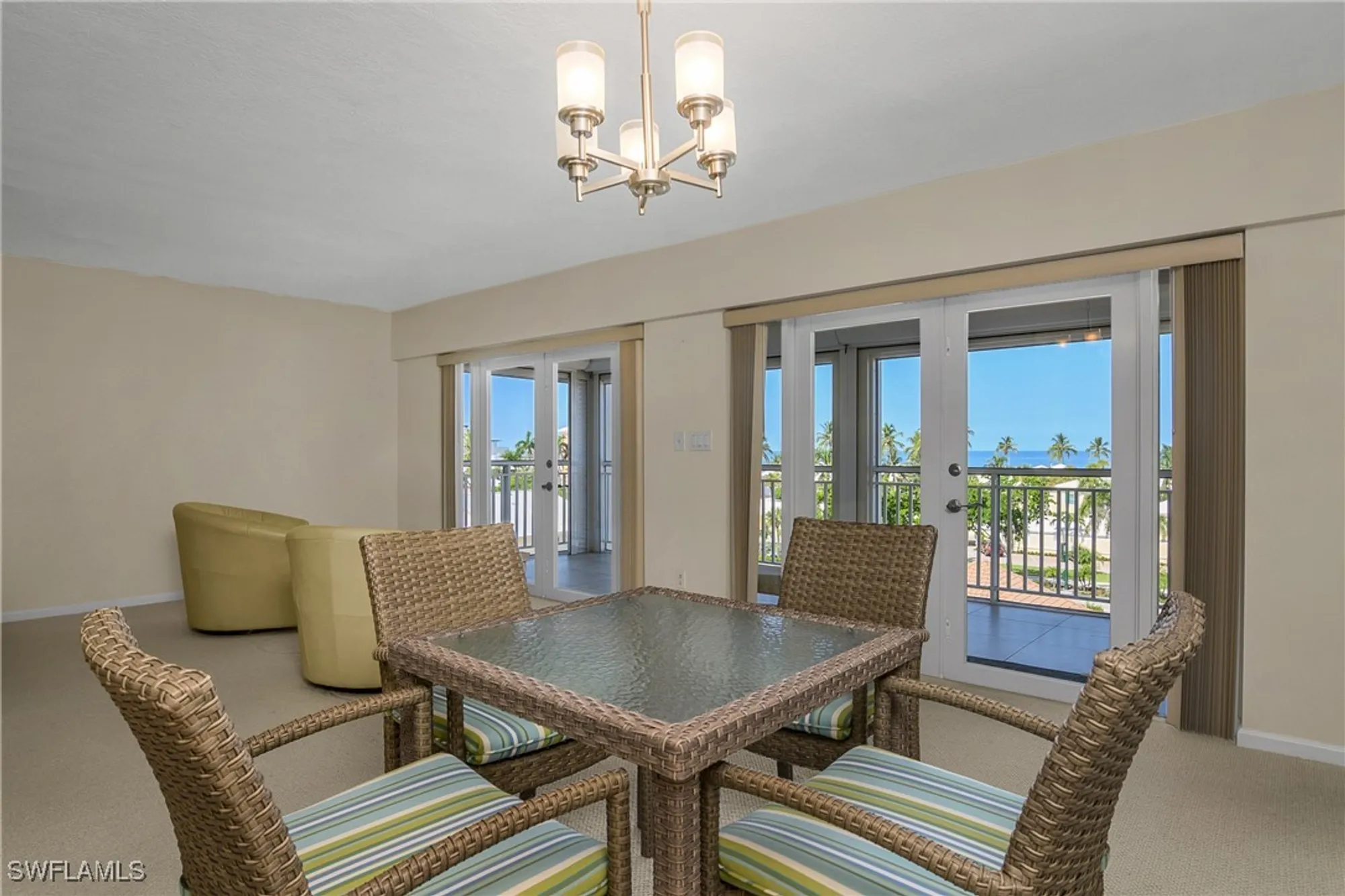 Property Slideshow image 17 of 41 | 2600 gulf shore blvd 52, Naples, FL, 34103