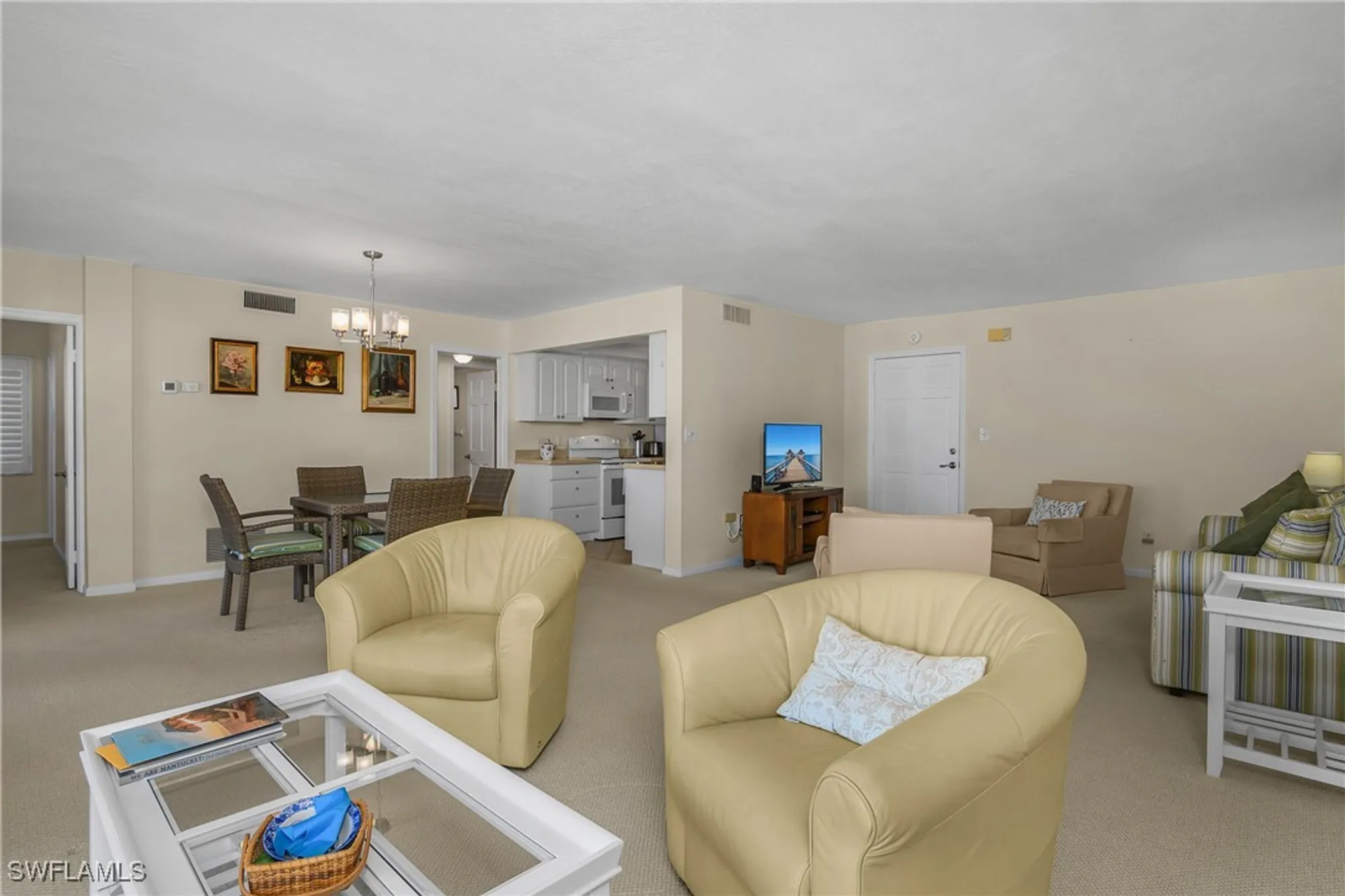 Property Slideshow image 19 of 41 | 2600 gulf shore blvd 52, Naples, FL, 34103