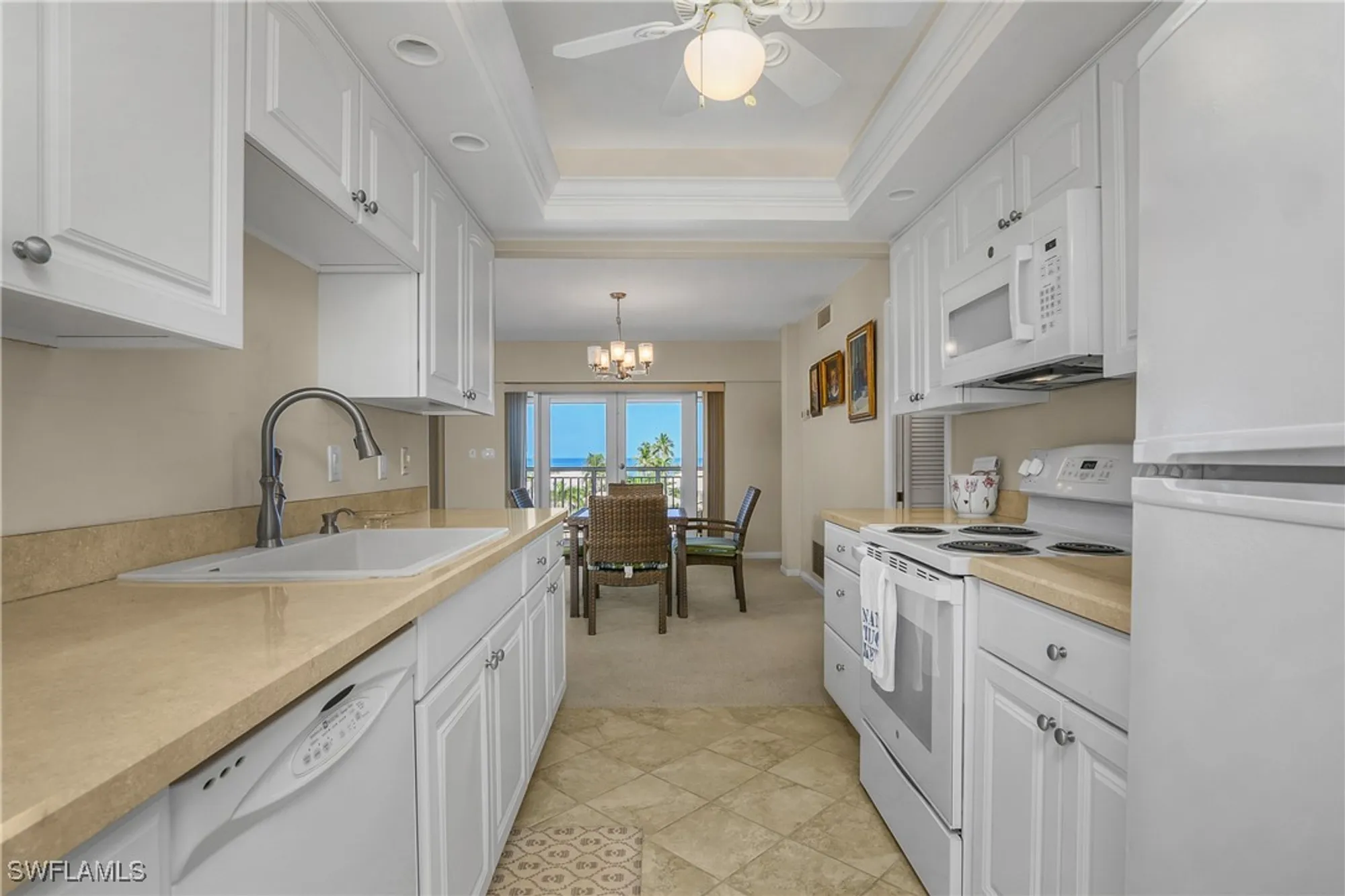 Property Slideshow image 12 of 41 | 2600 gulf shore blvd 52, Naples, FL, 34103