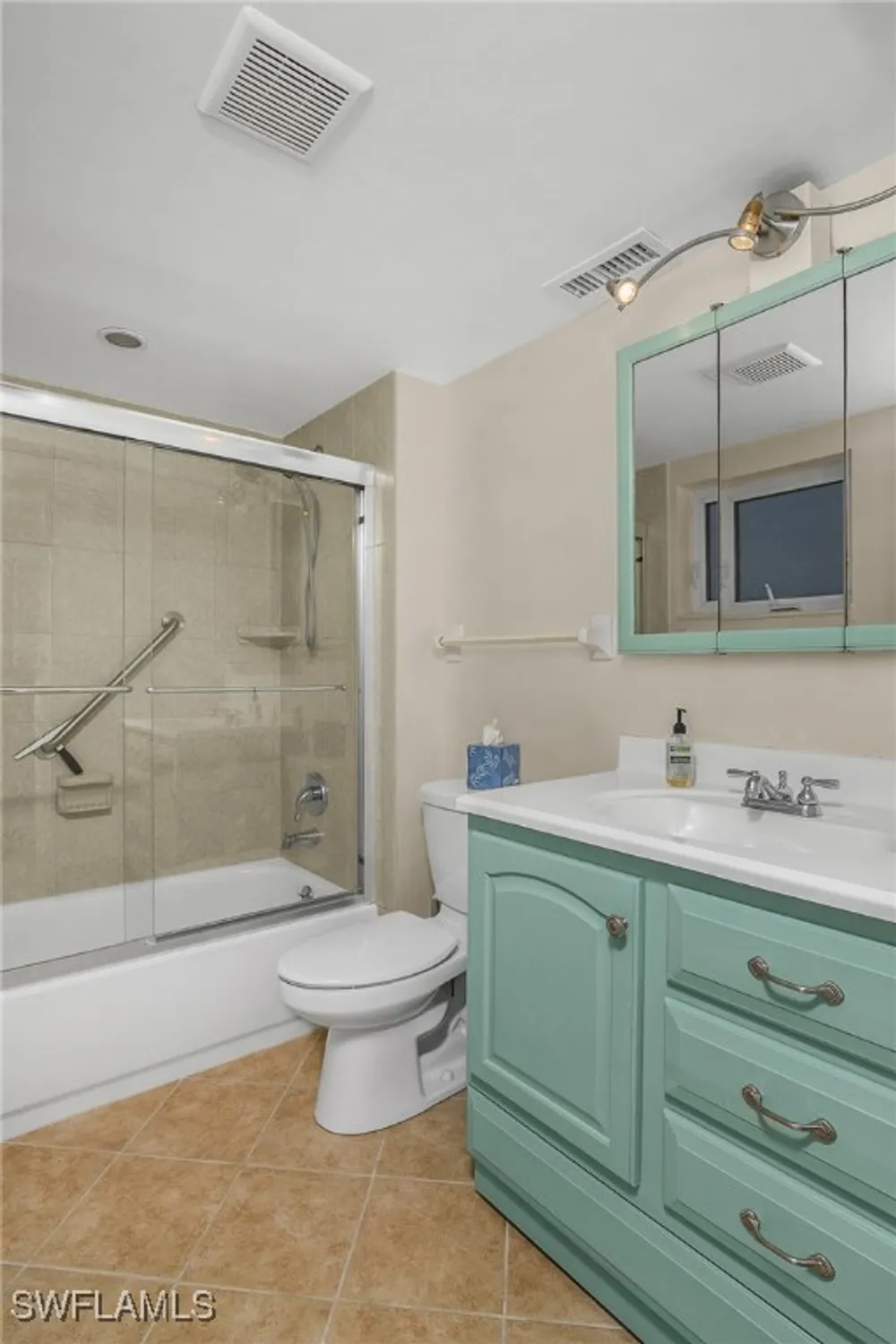 Property Slideshow image 28 of 41 | 2600 gulf shore blvd 52, Naples, FL, 34103