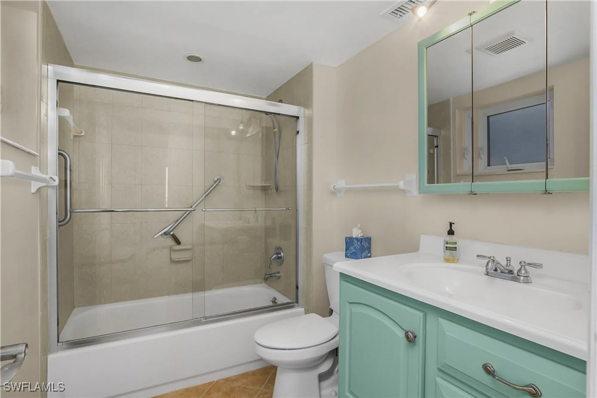 Property Slideshow image 29 of 41 | 2600 gulf shore blvd 52, Naples, FL, 34103