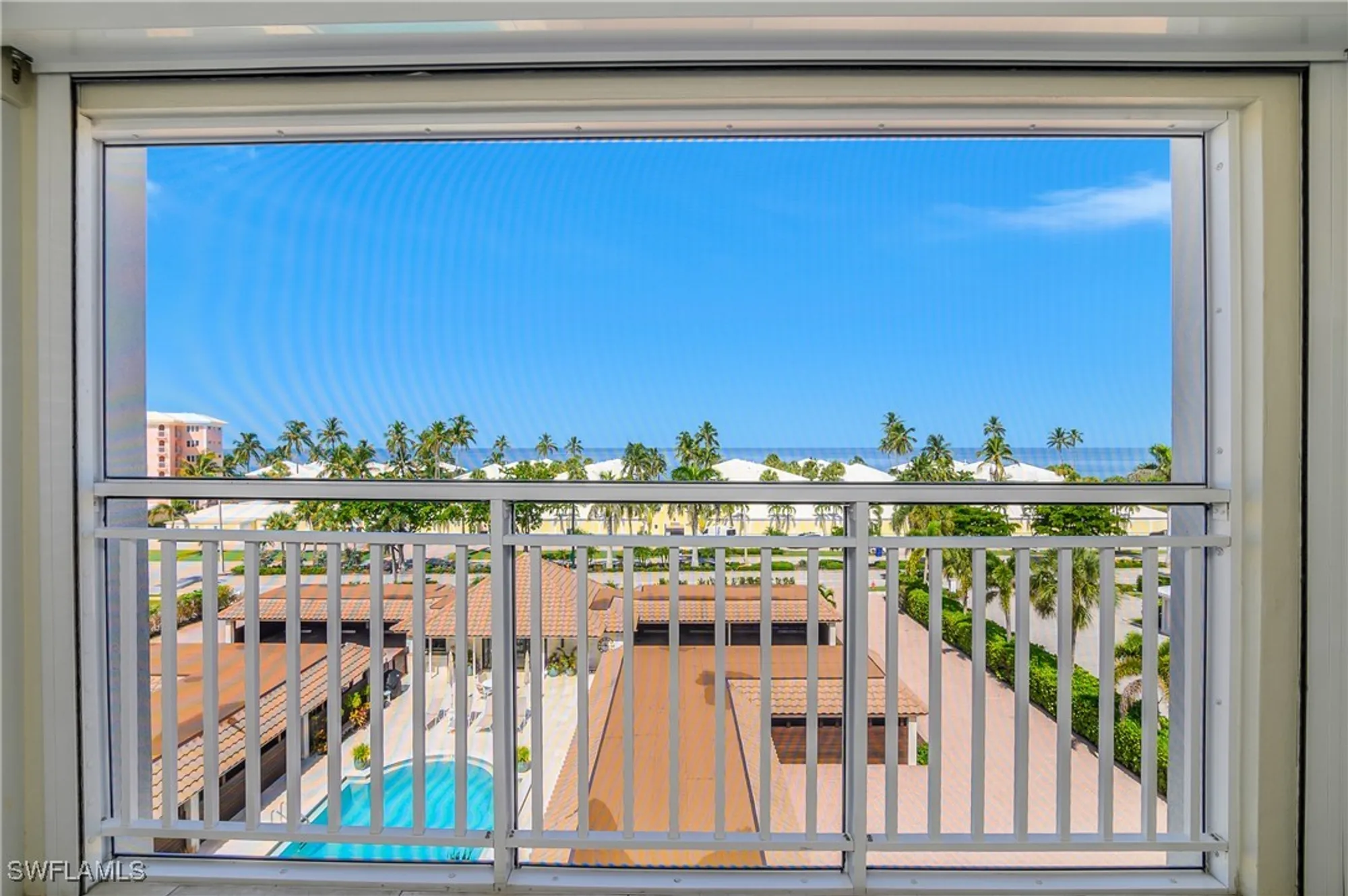 Property Slideshow image 9 of 41 | 2600 gulf shore blvd 52, Naples, FL, 34103