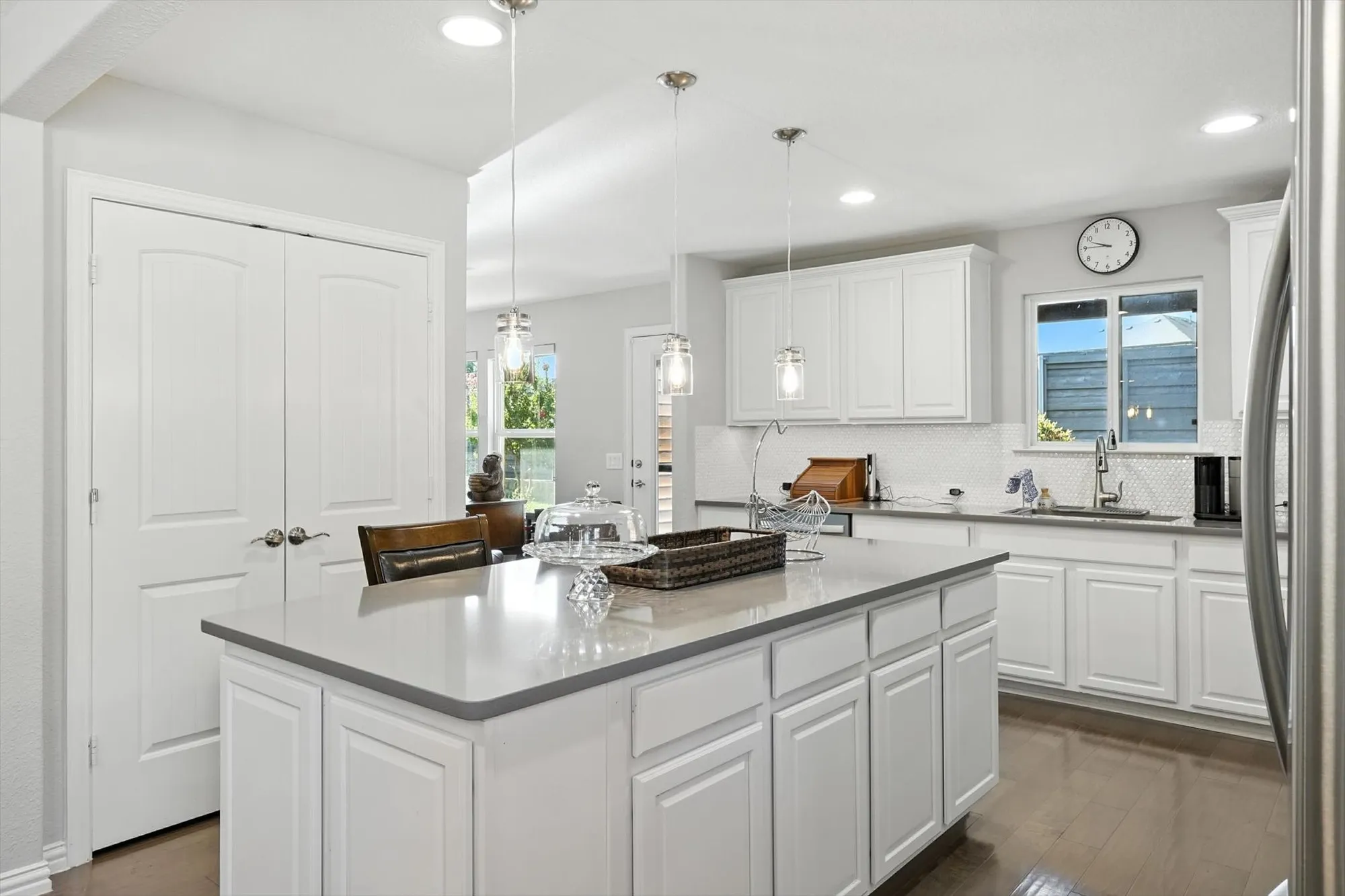 Property Slideshow image 13 of 33 | 808 freedom ln, Aubrey, TX, 76227