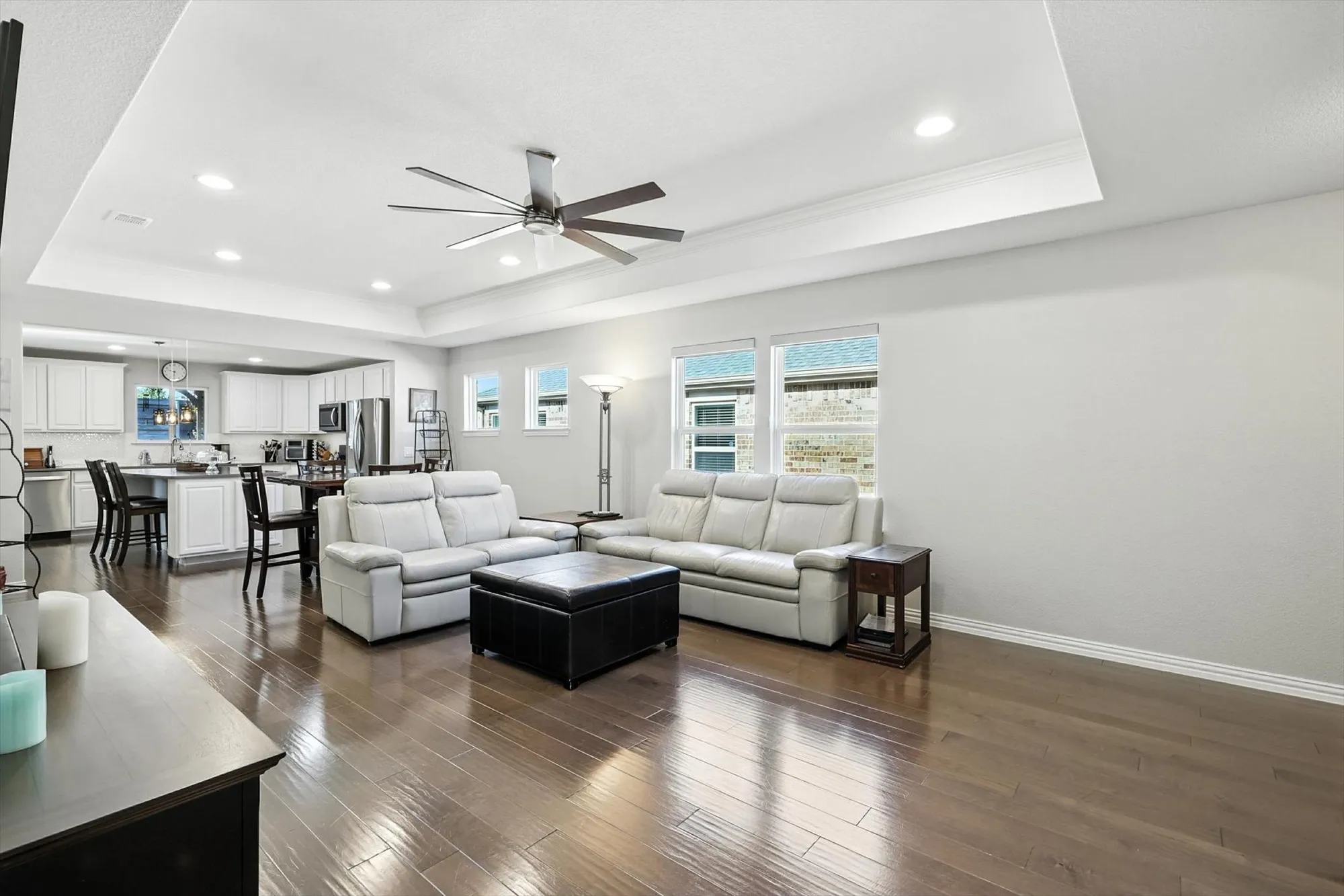 Property Slideshow image 25 of 33 | 808 freedom ln, Aubrey, TX, 76227