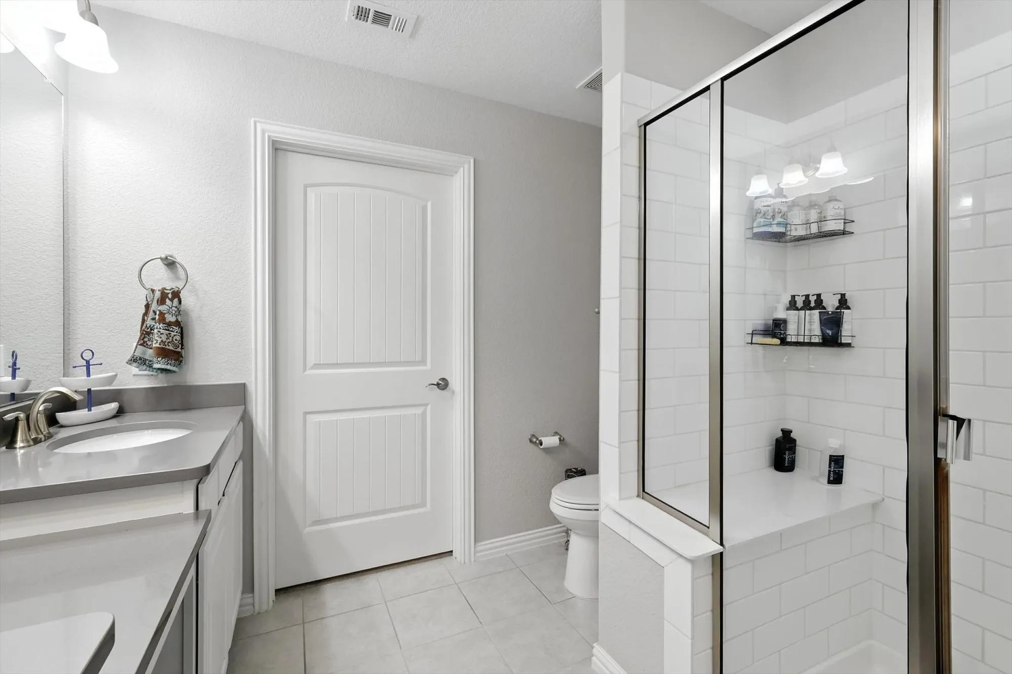 Property Slideshow image 21 of 33 | 808 freedom ln, Aubrey, TX, 76227