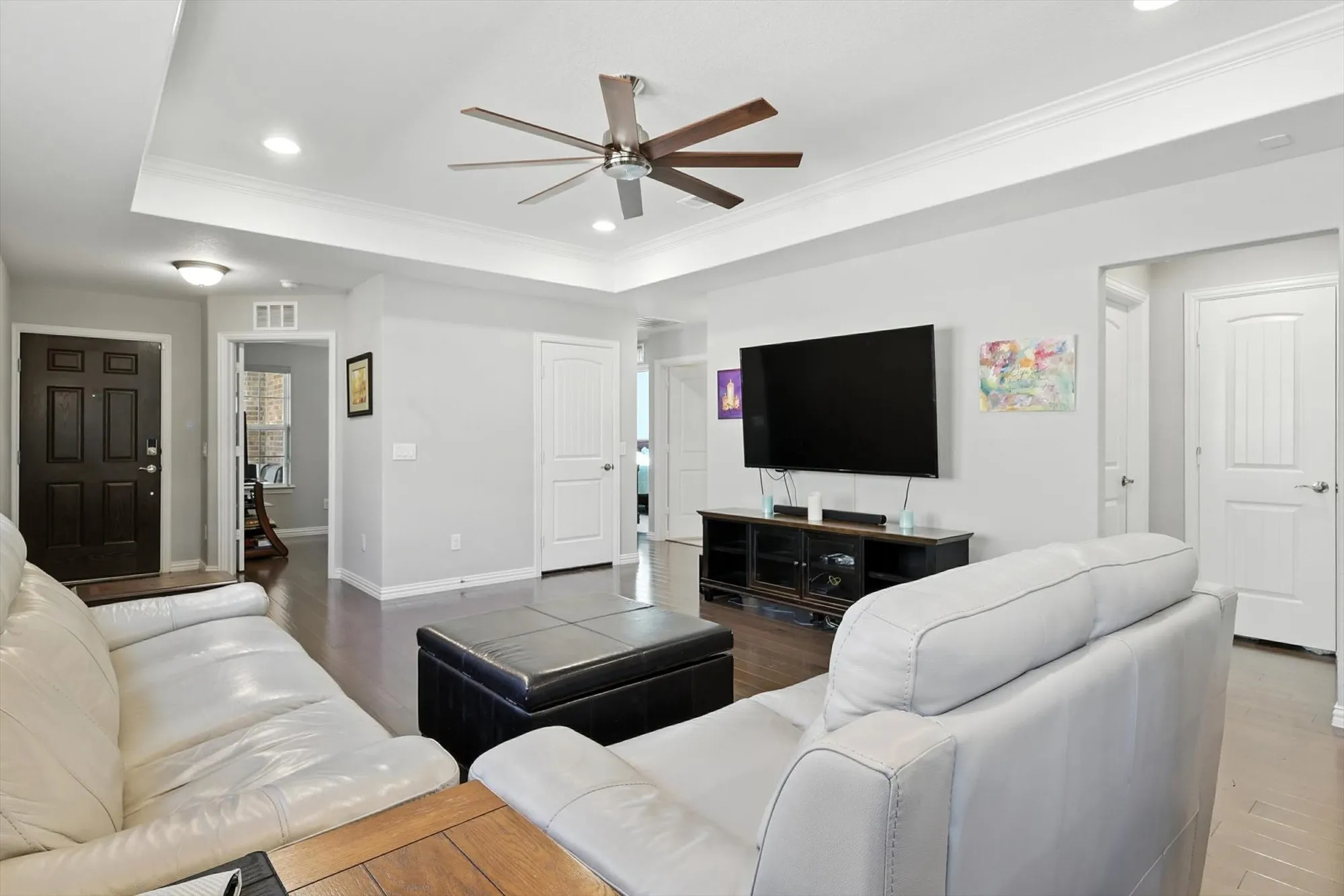 Property Slideshow image 6 of 33 | 808 freedom ln, Aubrey, TX, 76227