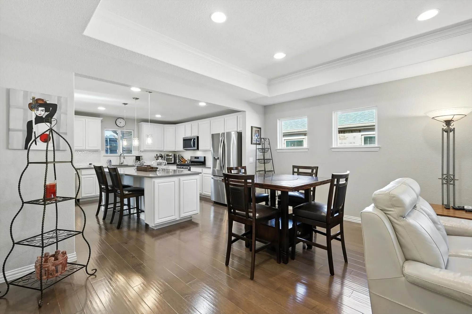 Property Slideshow image 8 of 33 | 808 freedom ln, Aubrey, TX, 76227