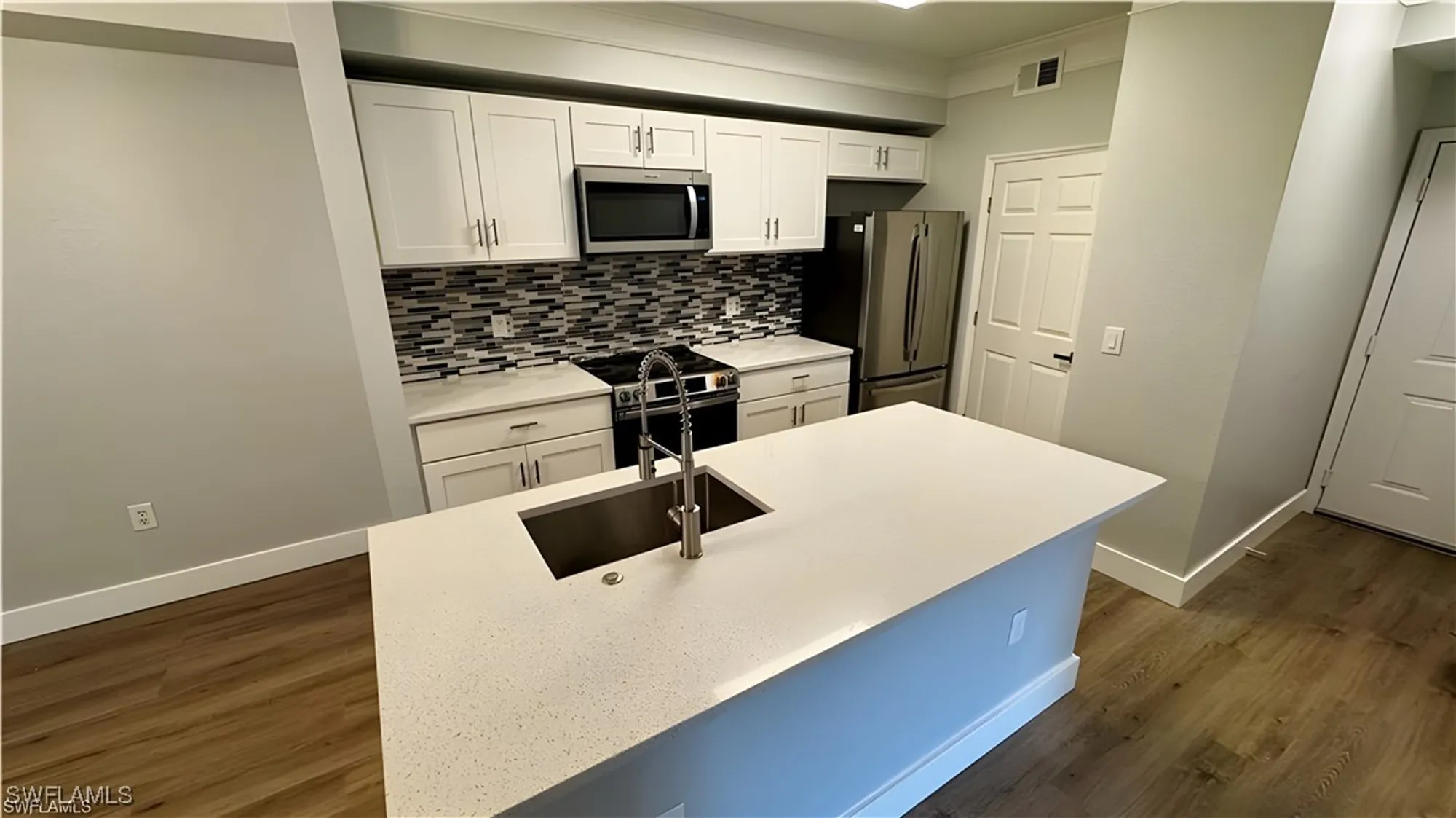 Property Slideshow image 14 of 49 | 11530 villa gdn 1101, Fort Myers, FL, 33913