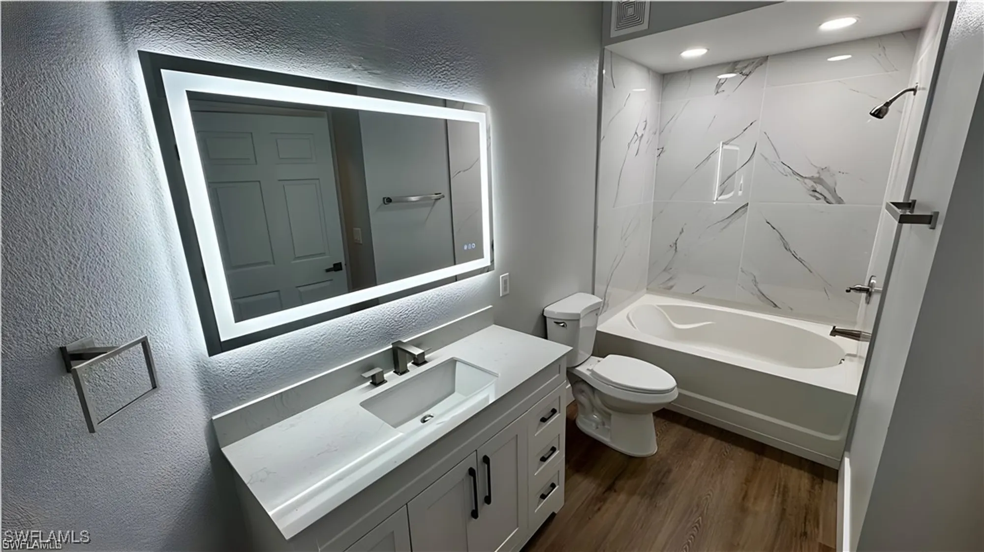 Property Slideshow image 31 of 49 | 11530 villa gdn 1101, Fort Myers, FL, 33913