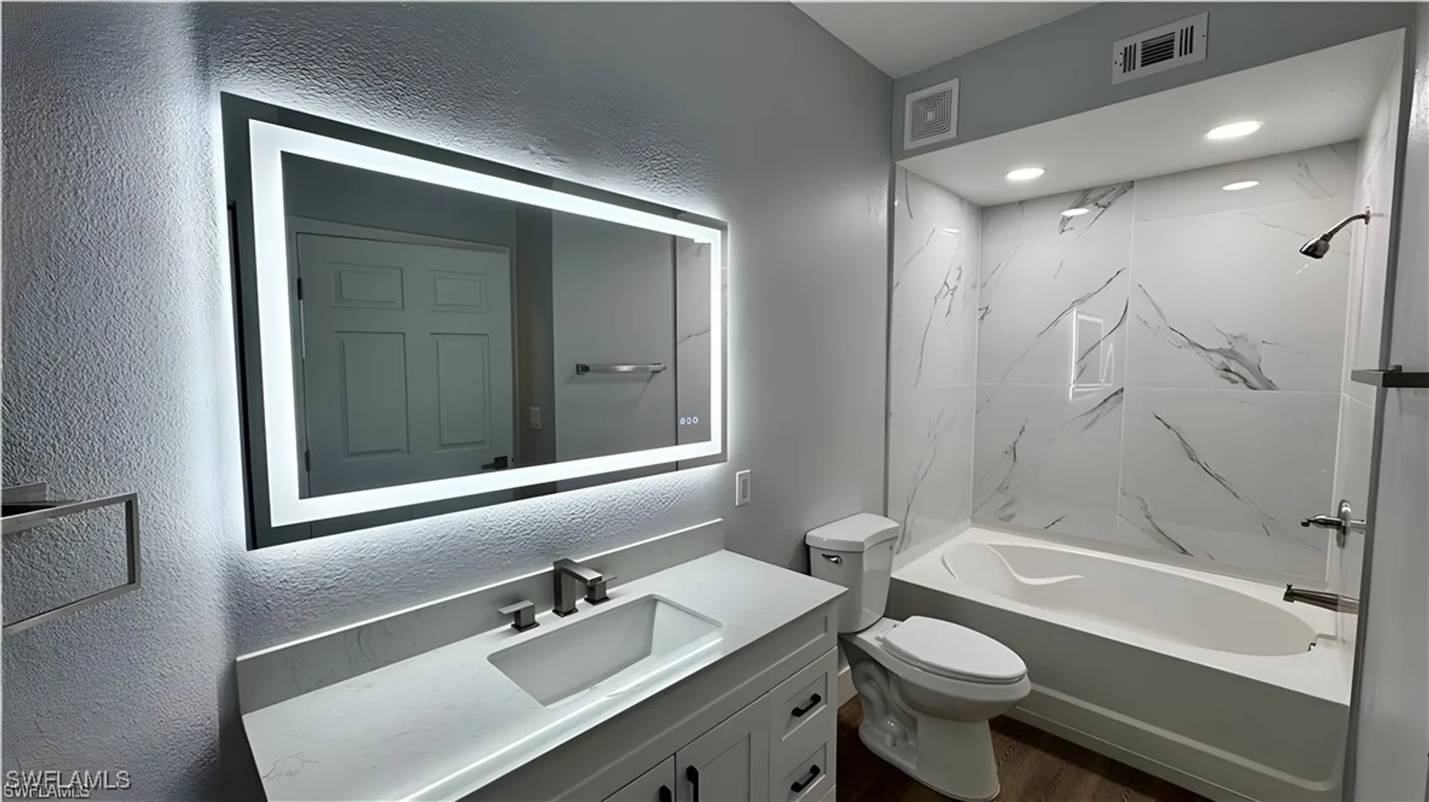 Property Slideshow image 32 of 49 | 11530 villa gdn 1101, Fort Myers, FL, 33913