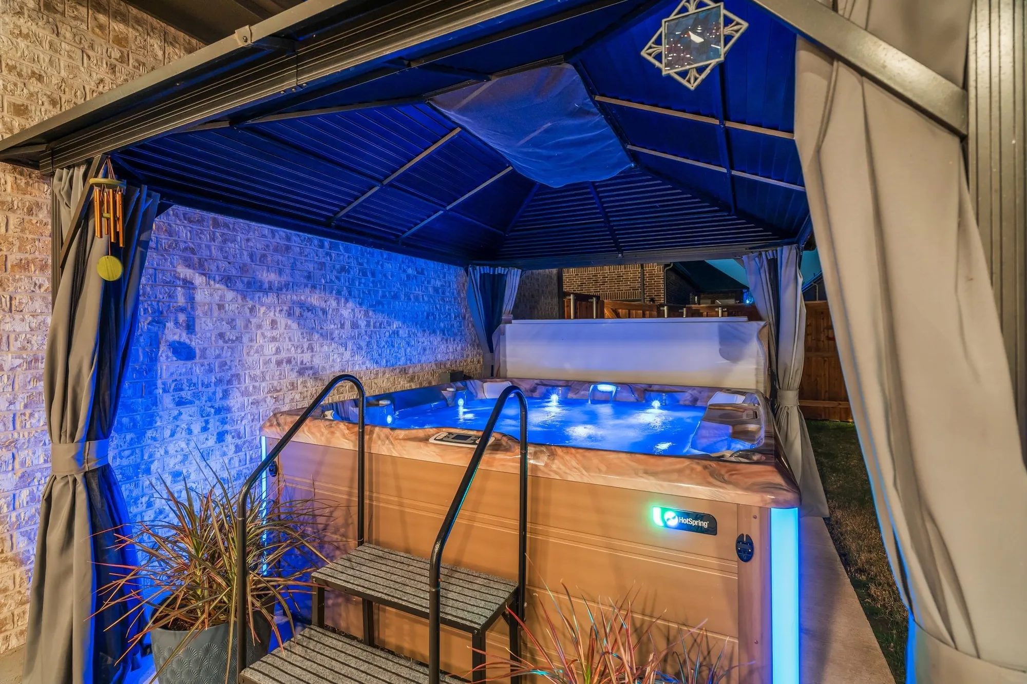 Property Slideshow image 1 of 39 | 4818 emerald grv, Arlington, TX, 76005