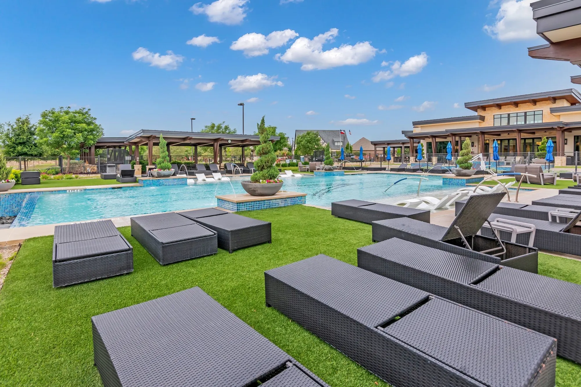 Property Slideshow image 39 of 39 | 4818 emerald grv, Arlington, TX, 76005