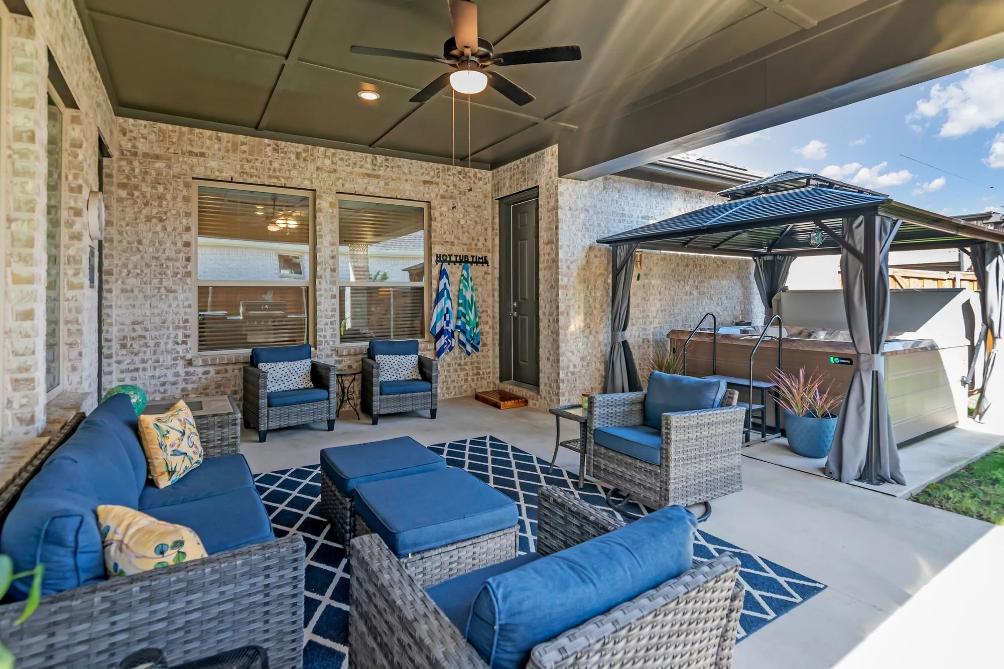 Property Slideshow image 30 of 39 | 4818 emerald grv, Arlington, TX, 76005