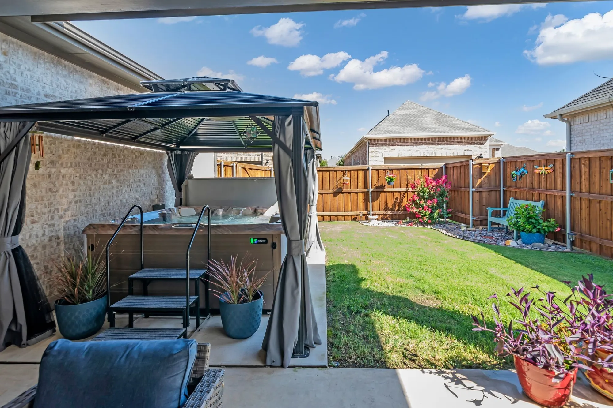 Property Slideshow image 31 of 39 | 4818 emerald grv, Arlington, TX, 76005