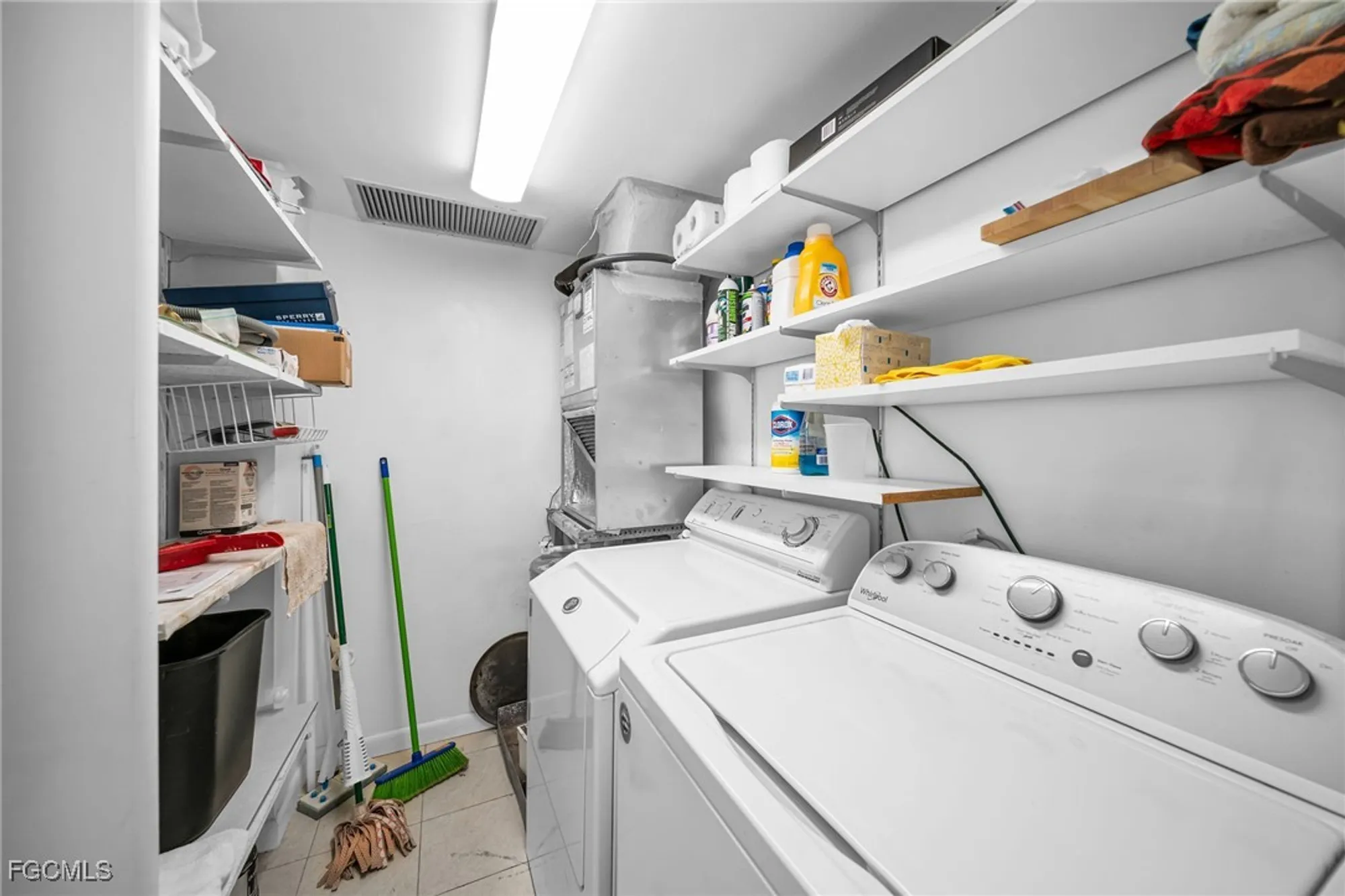 Property Slideshow image 16 of 22 | 4260 se 20th pl 401, Cape Coral, FL, 33904