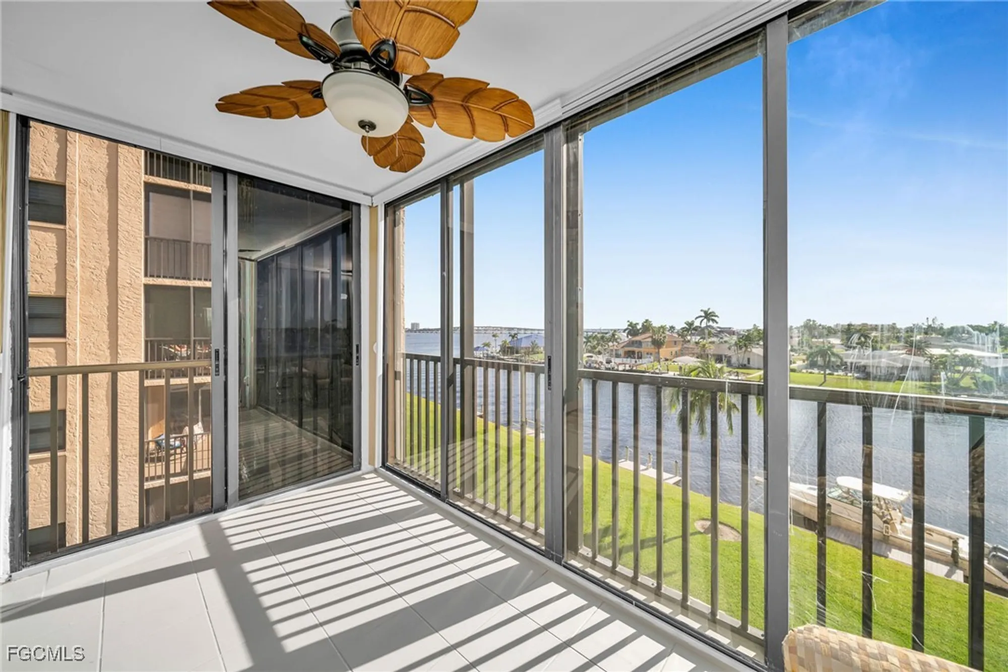 Property Slideshow image 18 of 22 | 4260 se 20th pl 401, Cape Coral, FL, 33904