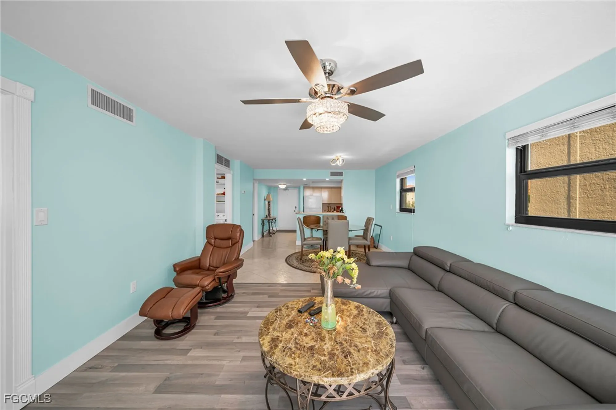 Property Slideshow image 12 of 22 | 4260 se 20th pl 401, Cape Coral, FL, 33904