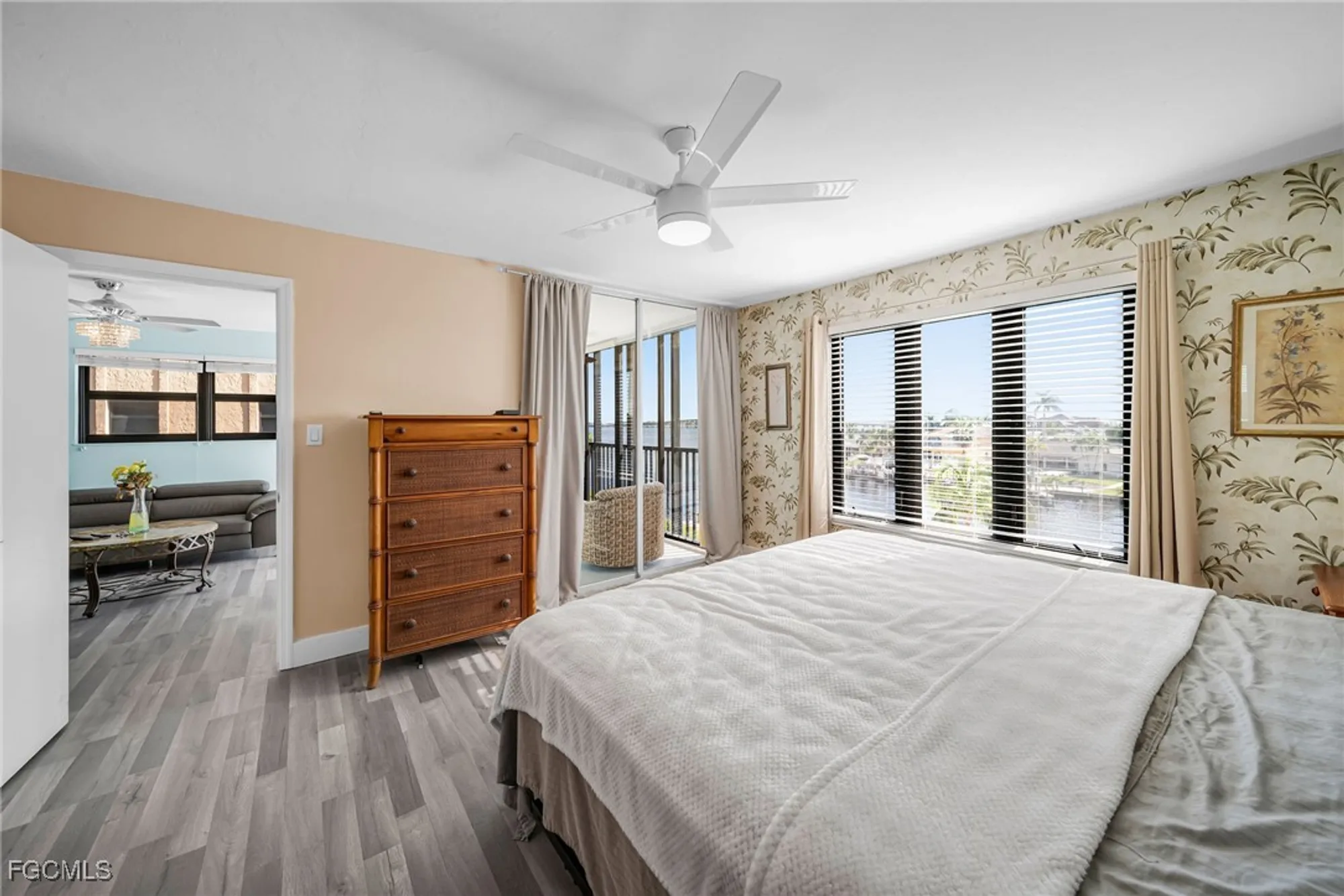 Property Slideshow image 20 of 22 | 4260 se 20th pl 401, Cape Coral, FL, 33904