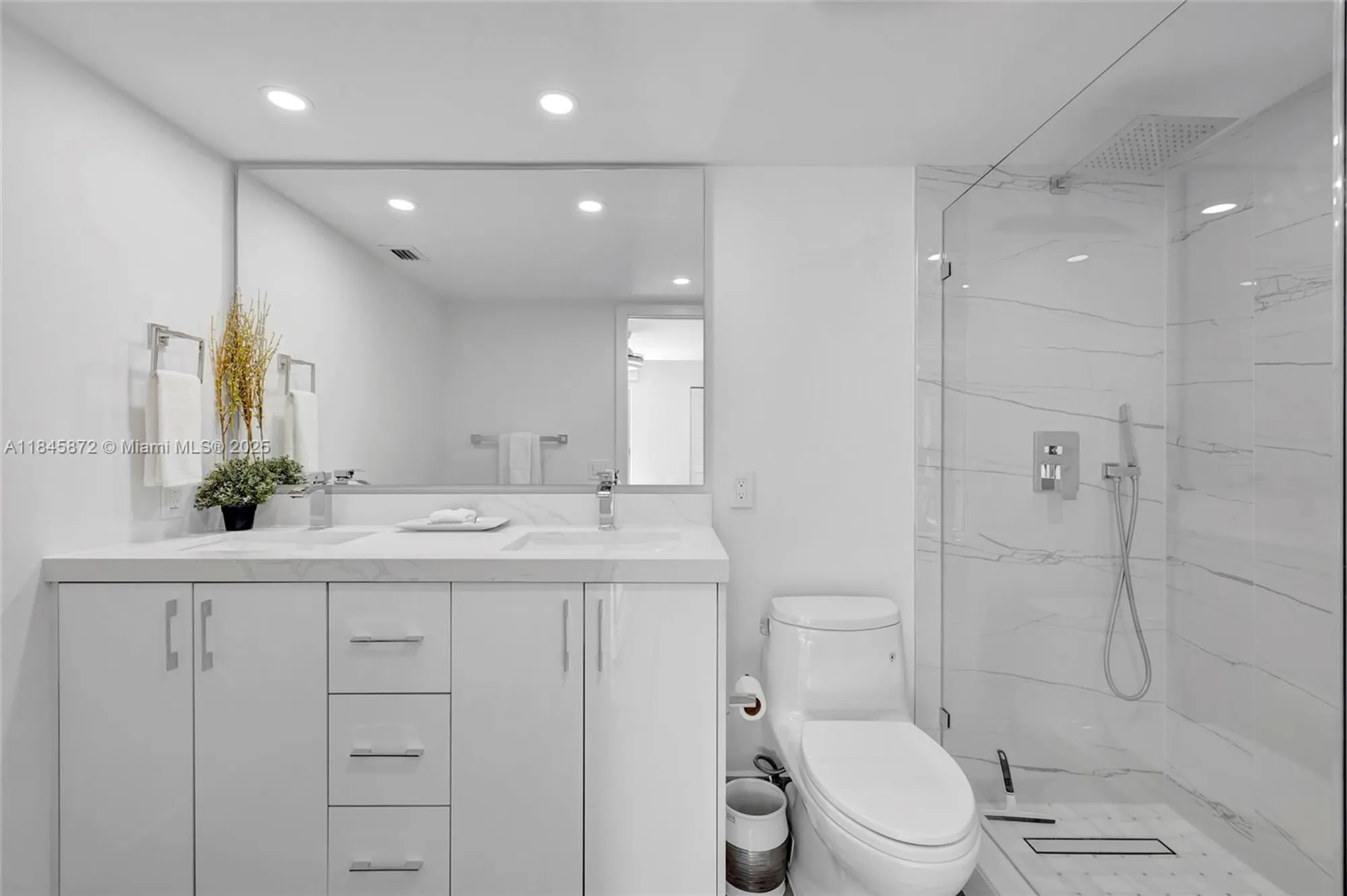 Property Slideshow image 13 of 31 | 2101 lucaya bnd e3, Coconut Creek, FL, 33066