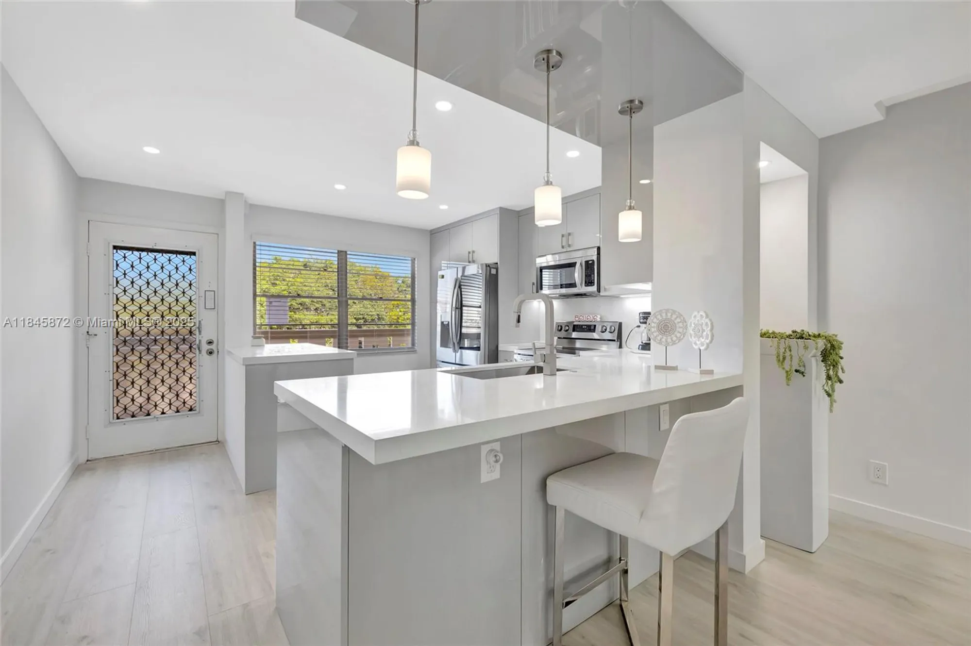 Property Slideshow image 5 of 31 | 2101 lucaya bnd e3, Coconut Creek, FL, 33066