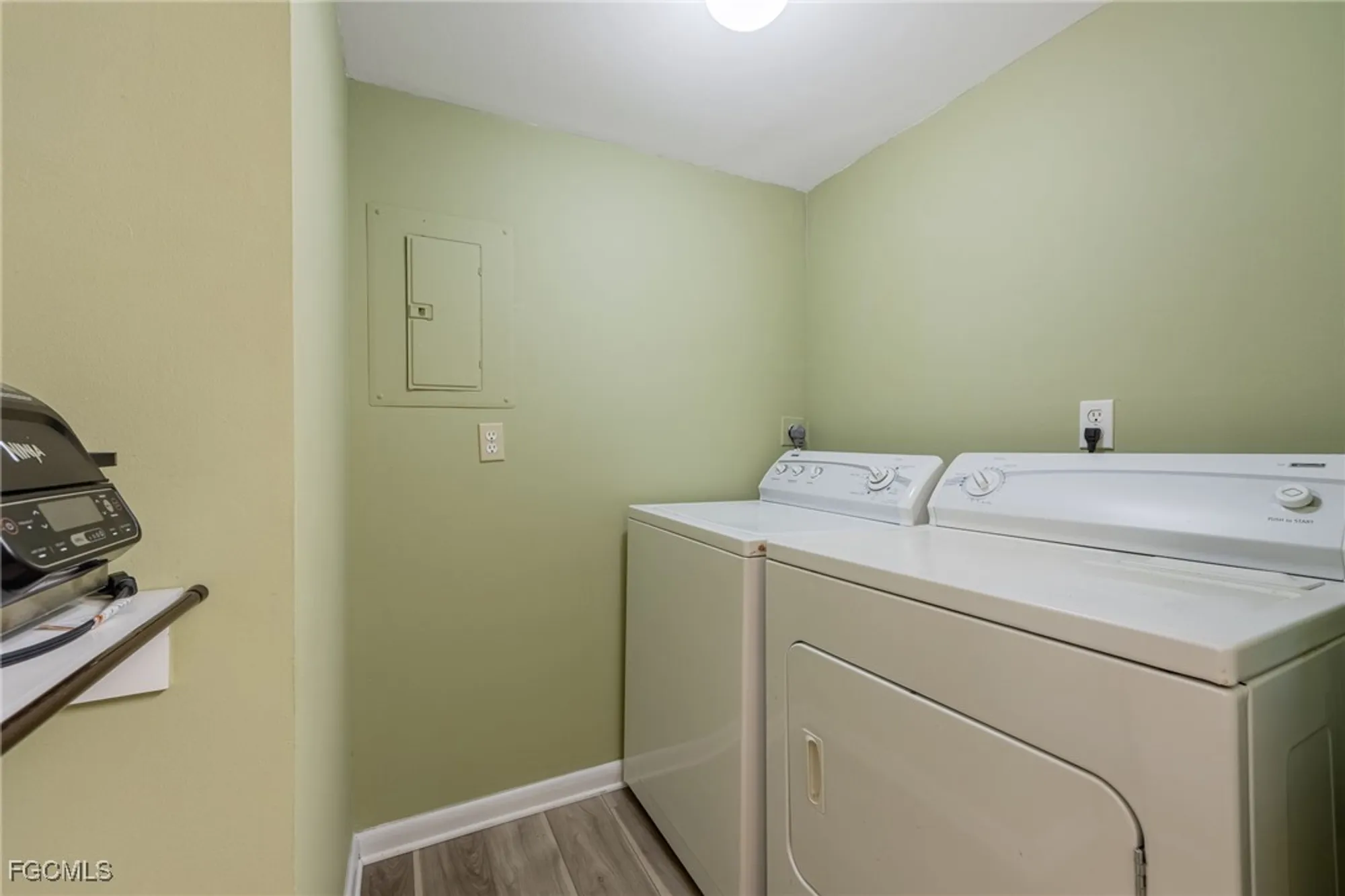 Property Slideshow image 15 of 50 | 9540 green cypress ln 11, Fort Myers, FL, 33905
