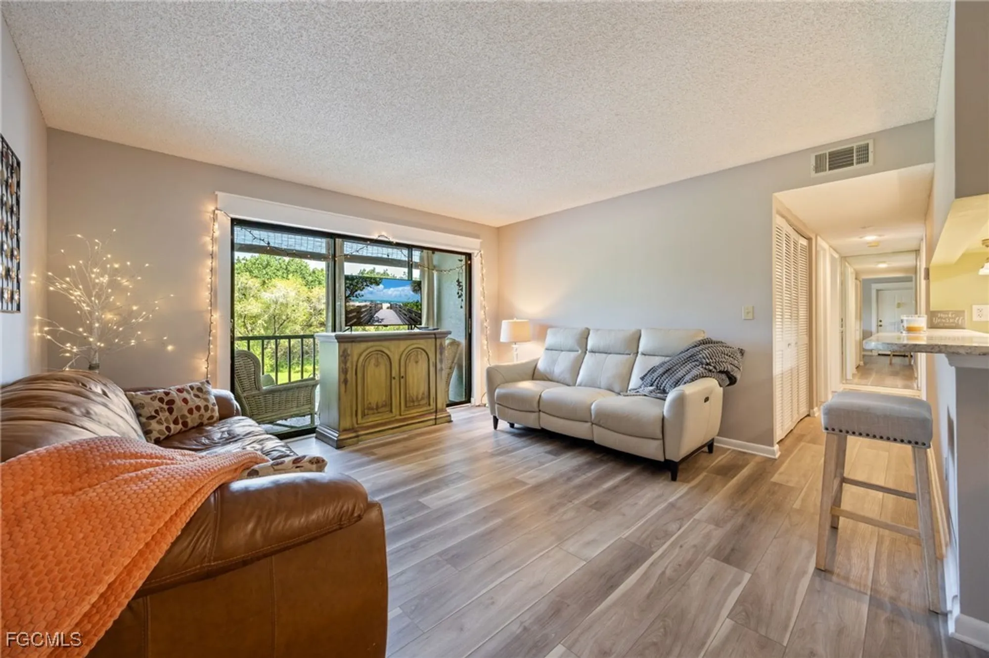 Property Slideshow image 16 of 50 | 9540 green cypress ln 11, Fort Myers, FL, 33905