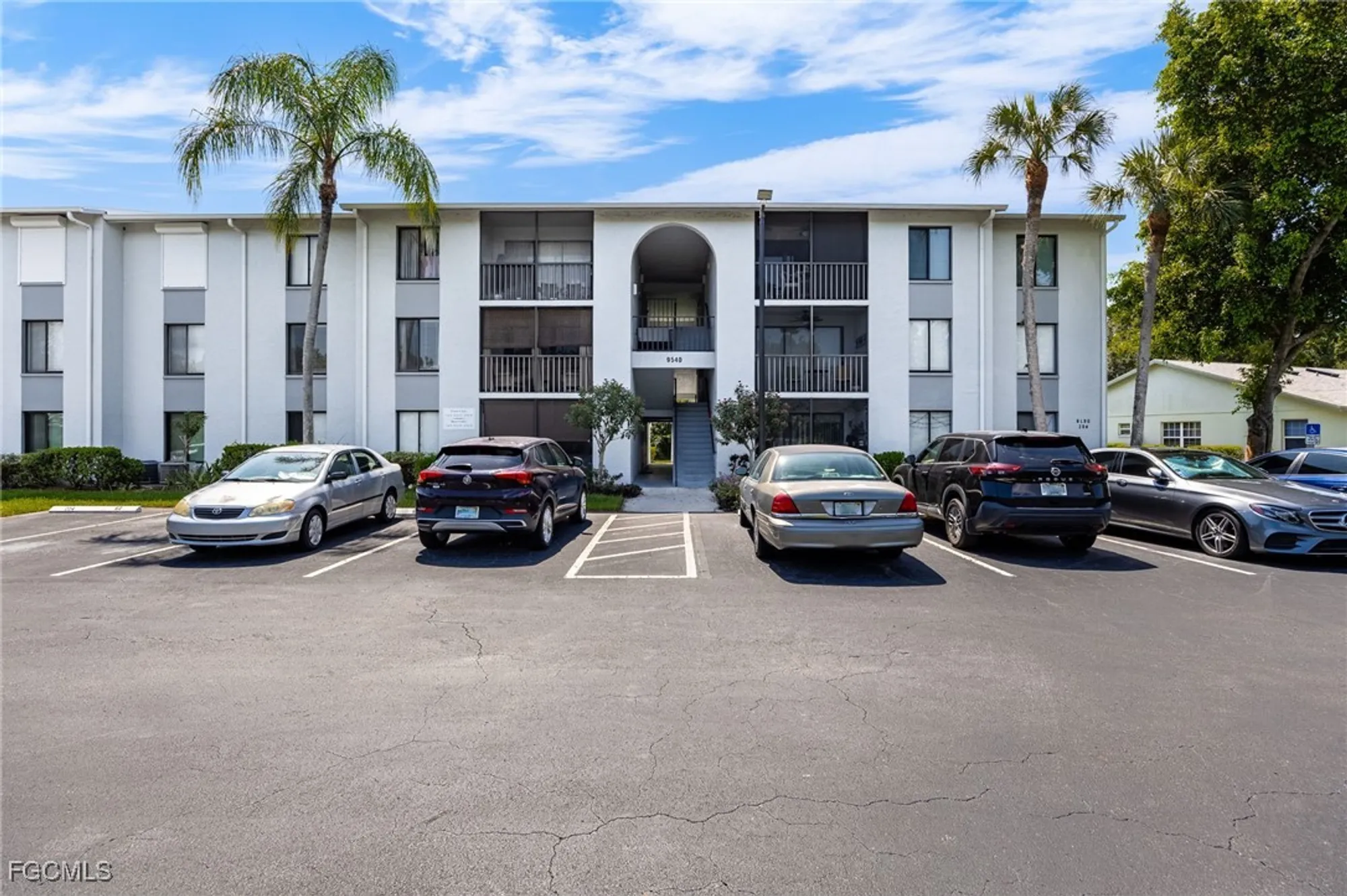 Property Slideshow image 1 of 50 | 9540 green cypress ln 11, Fort Myers, FL, 33905