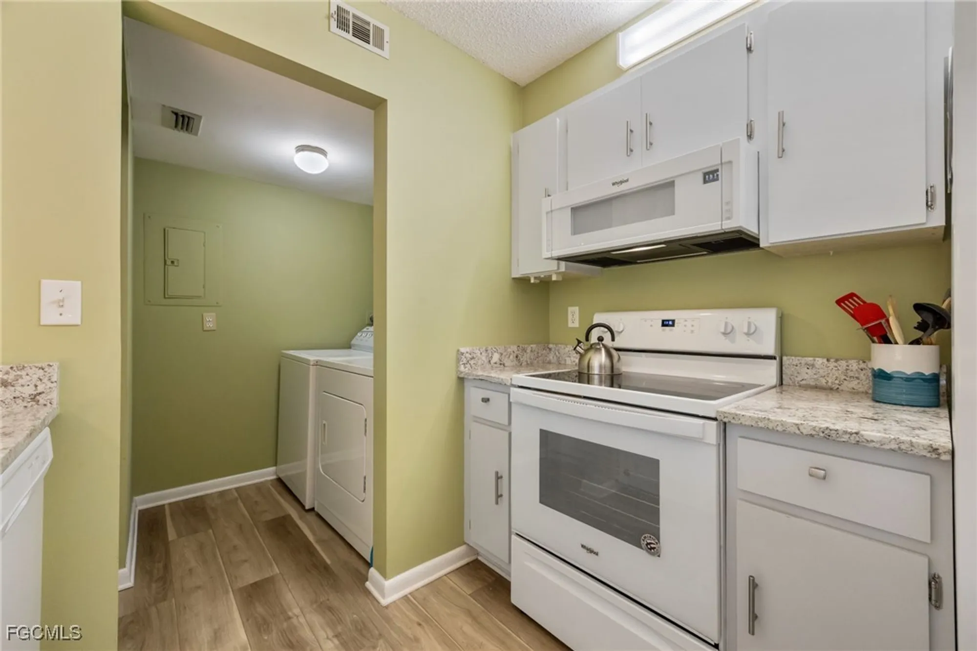 Property Slideshow image 11 of 50 | 9540 green cypress ln 11, Fort Myers, FL, 33905