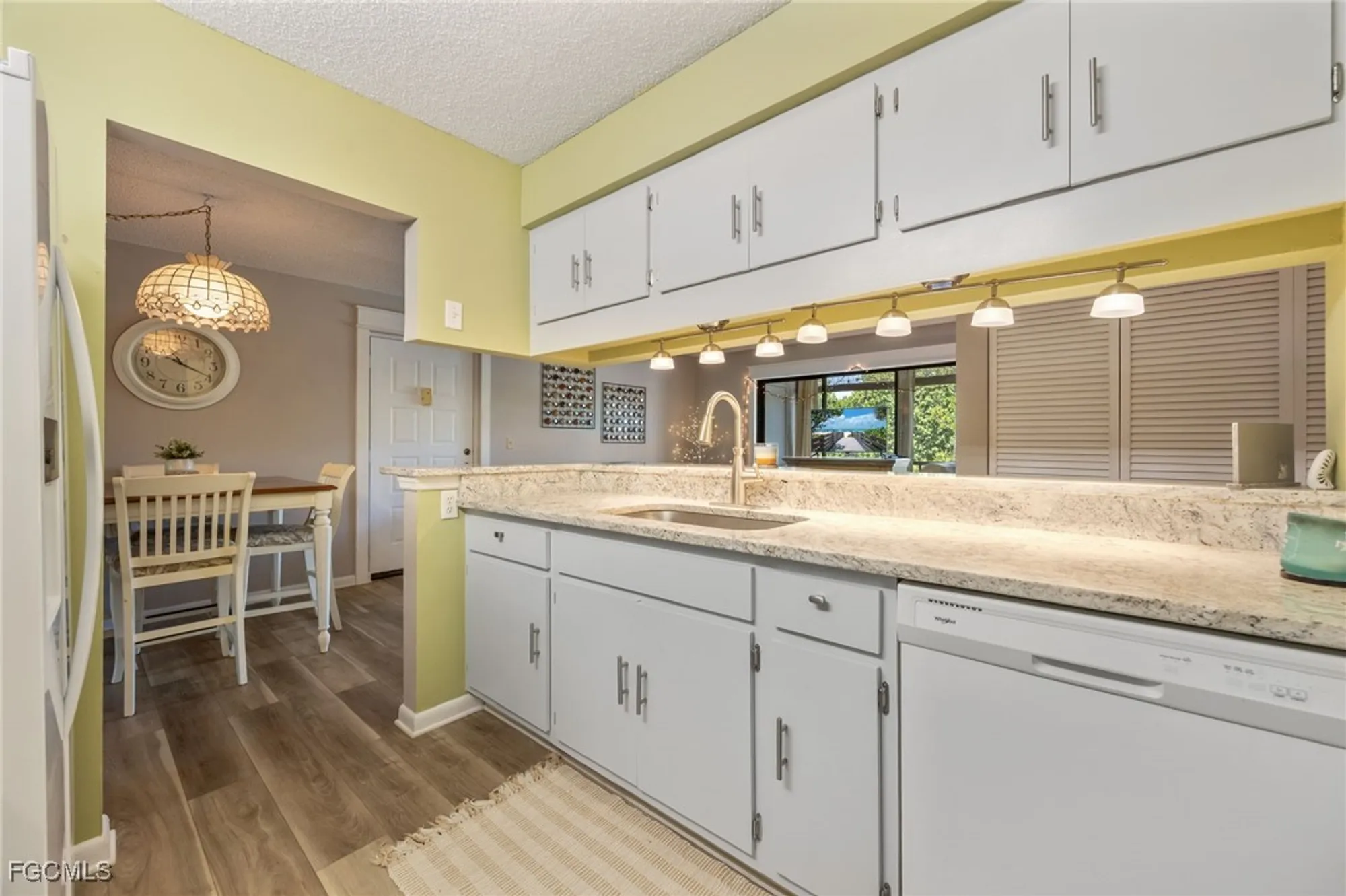 Property Slideshow image 13 of 50 | 9540 green cypress ln 11, Fort Myers, FL, 33905