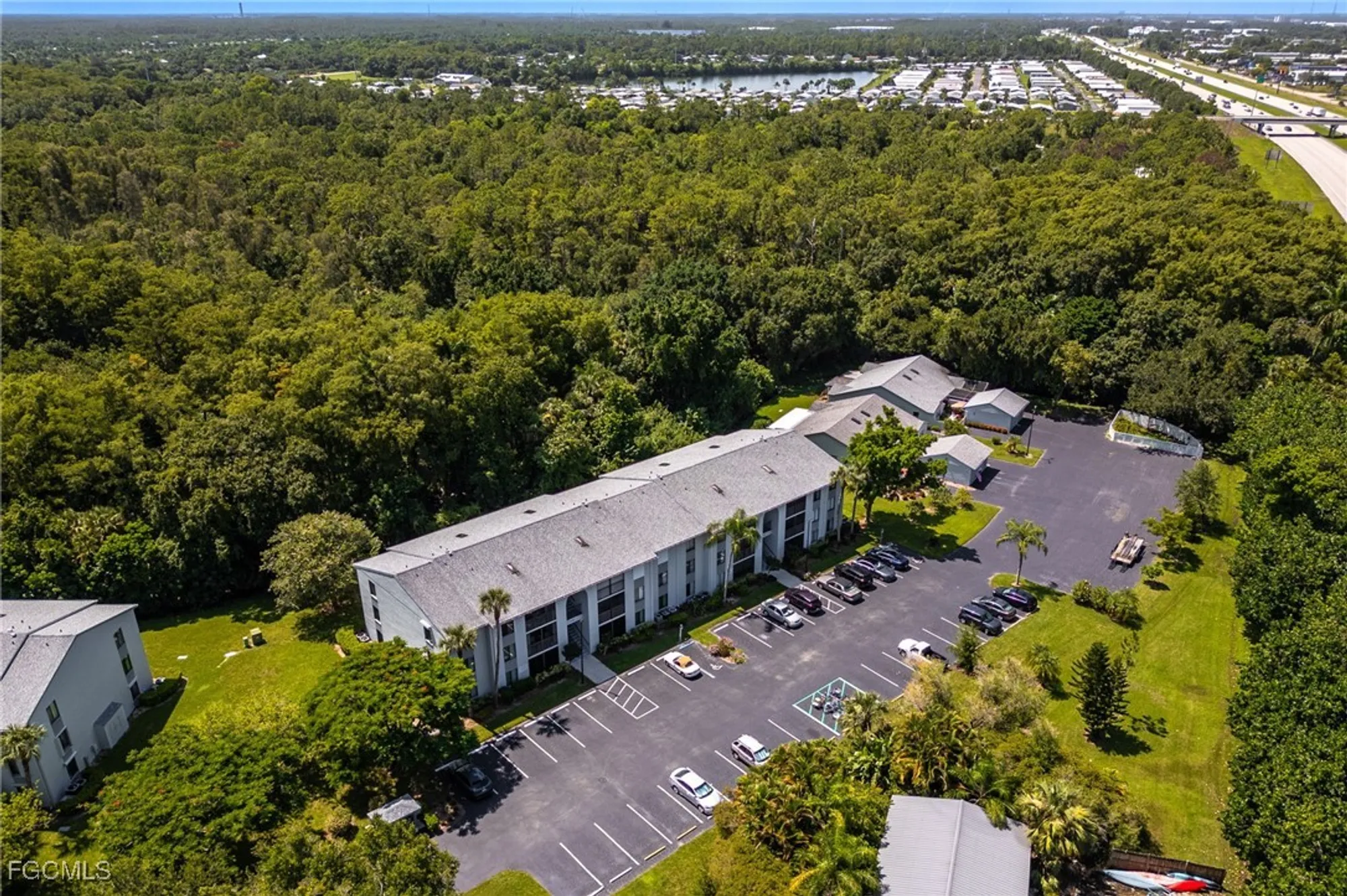 Property Slideshow image 44 of 50 | 9540 green cypress ln 11, Fort Myers, FL, 33905