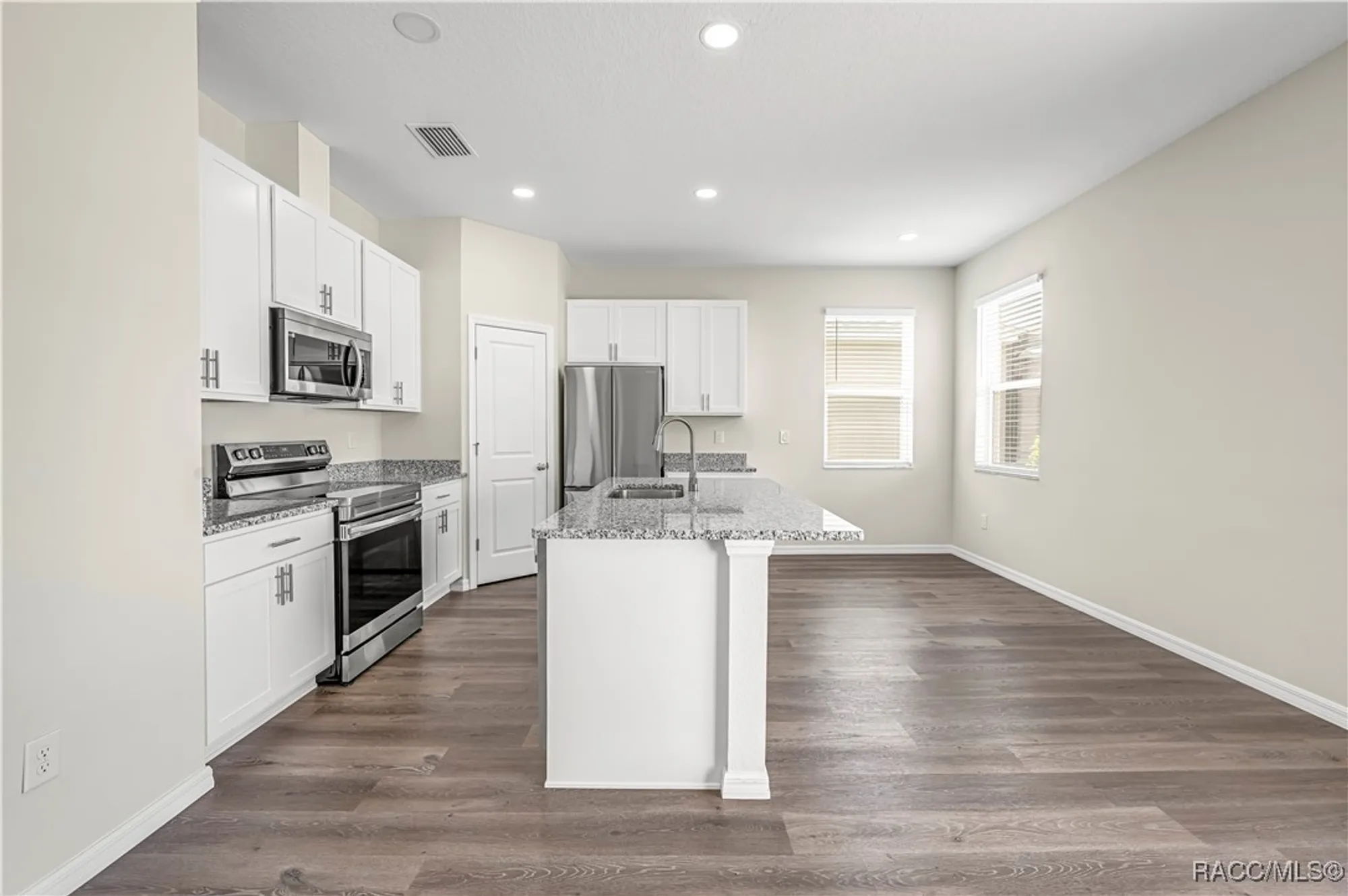 Property Slideshow image 9 of 79 | 9081 wade st, Brooksville, FL, 34613