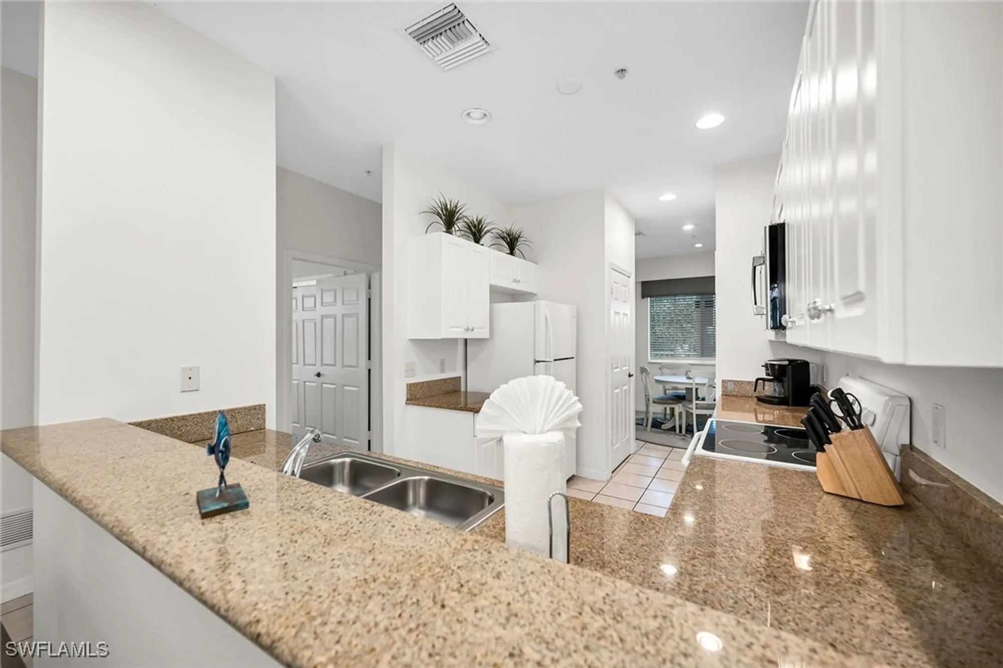 Property Slideshow image 10 of 50 | 7930 mahogany run ln 826, Naples, FL, 34113