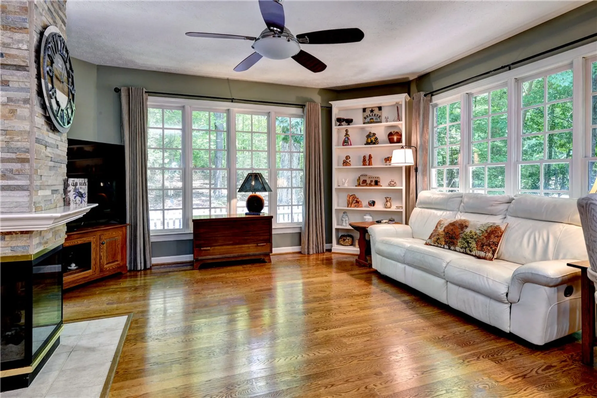 Property Slideshow image 14 of 35 | 136 meadowbrook, Williamsburg, VA, 23188
