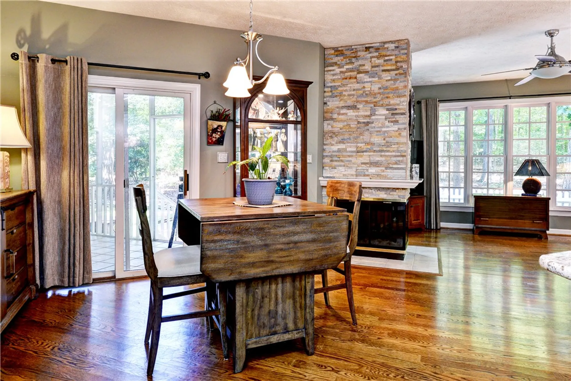 Property Slideshow image 13 of 35 | 136 meadowbrook, Williamsburg, VA, 23188