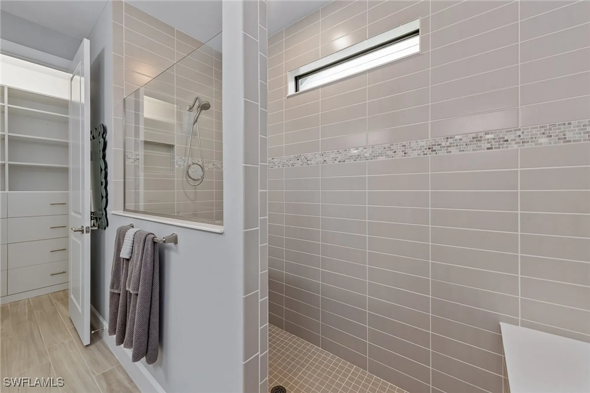Property Slideshow image 19 of 50 | 2740 amaranda ct, Naples, FL, 34114