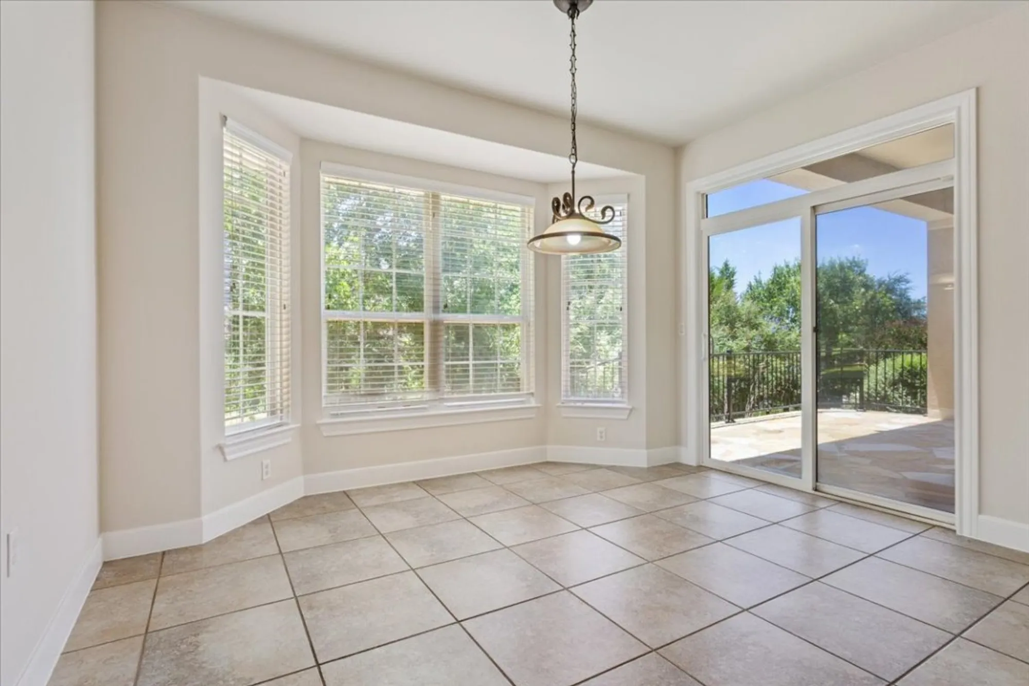 Property Slideshow image 10 of 40 | 114 caddo lake trl, Georgetown, TX, 78633