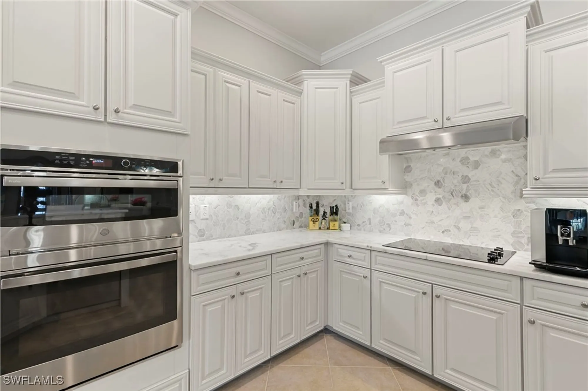 Property Slideshow image 11 of 50 | 10512 heritage bay blvd, Naples, FL, 34120