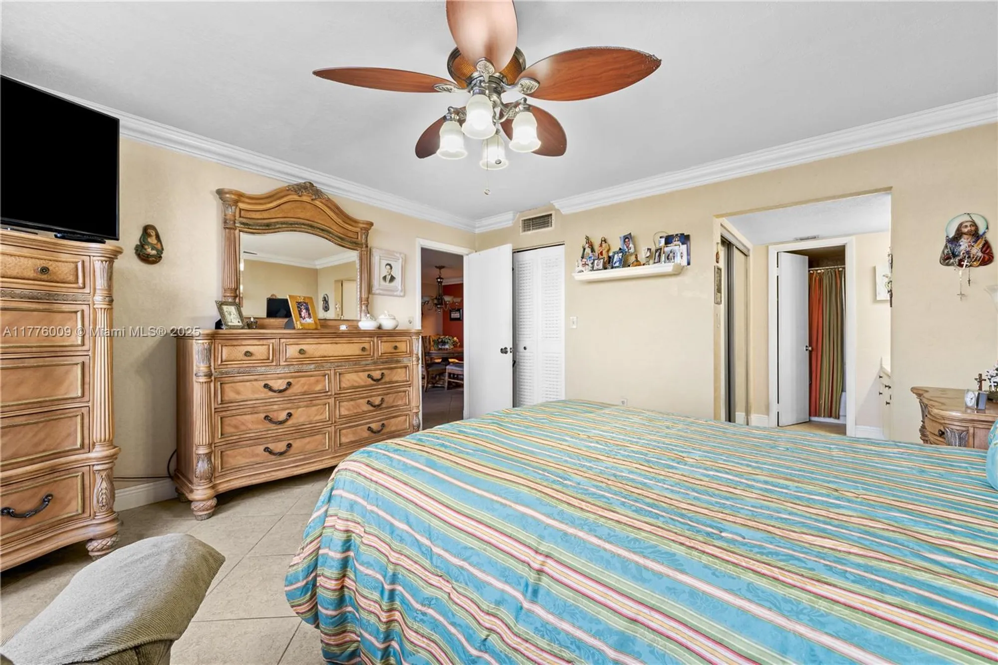 Property Slideshow image 16 of 42 | 901 colony point cir 503, Pembroke Pines, FL, 33026