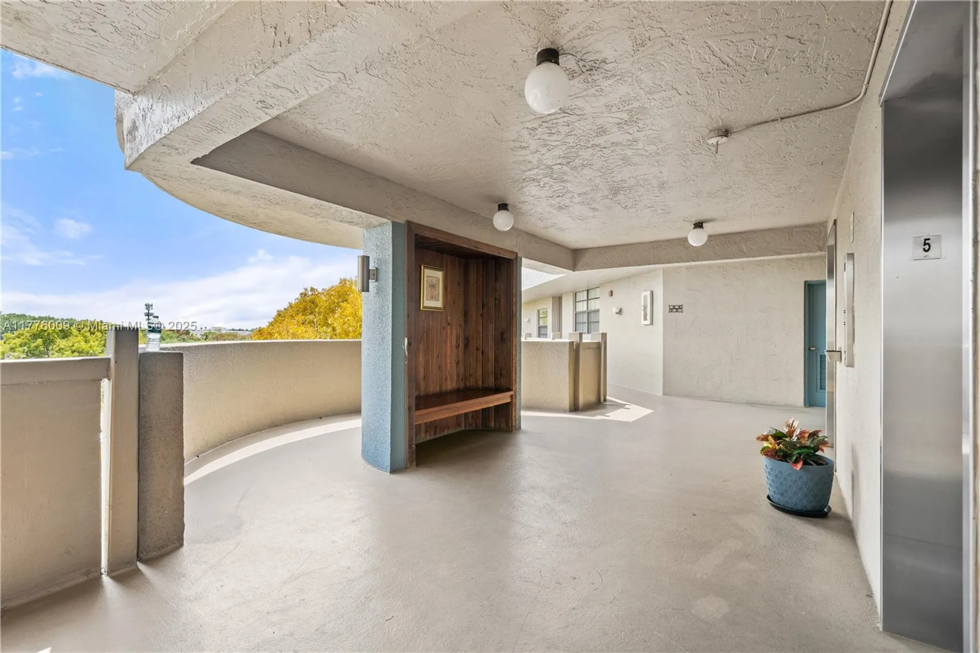 Property Slideshow image 26 of 42 | 901 colony point cir 503, Pembroke Pines, FL, 33026