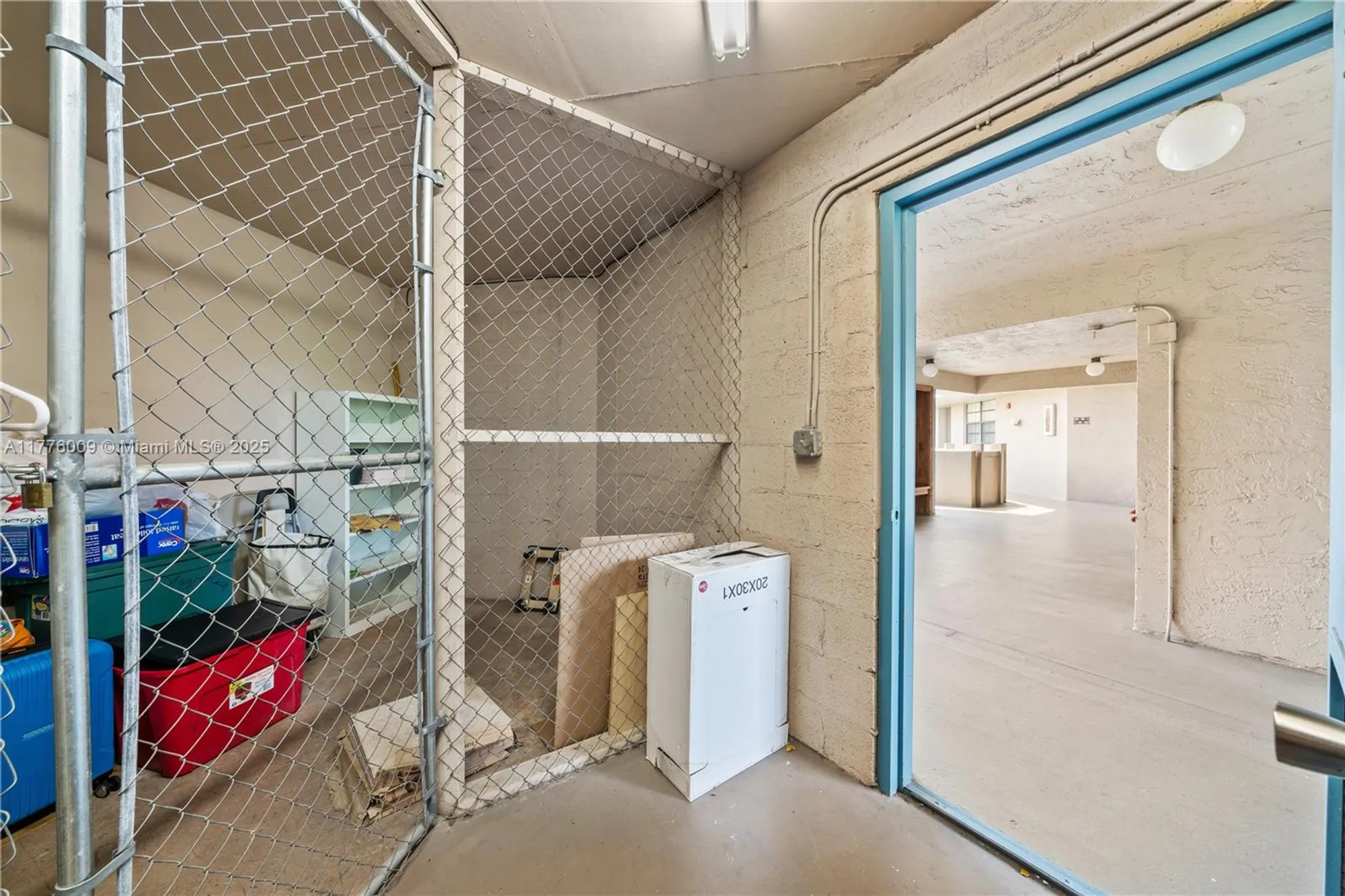 Property Slideshow image 28 of 42 | 901 colony point cir 503, Pembroke Pines, FL, 33026