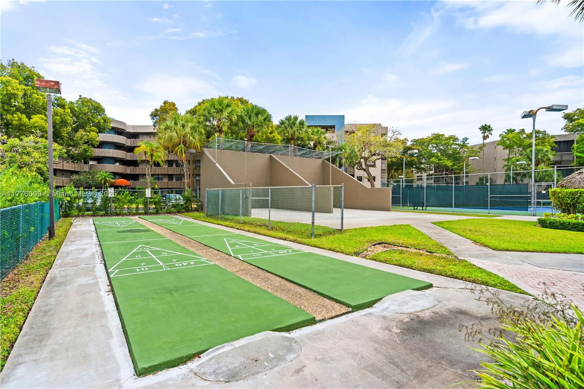 Property Slideshow image 37 of 42 | 901 colony point cir 503, Pembroke Pines, FL, 33026