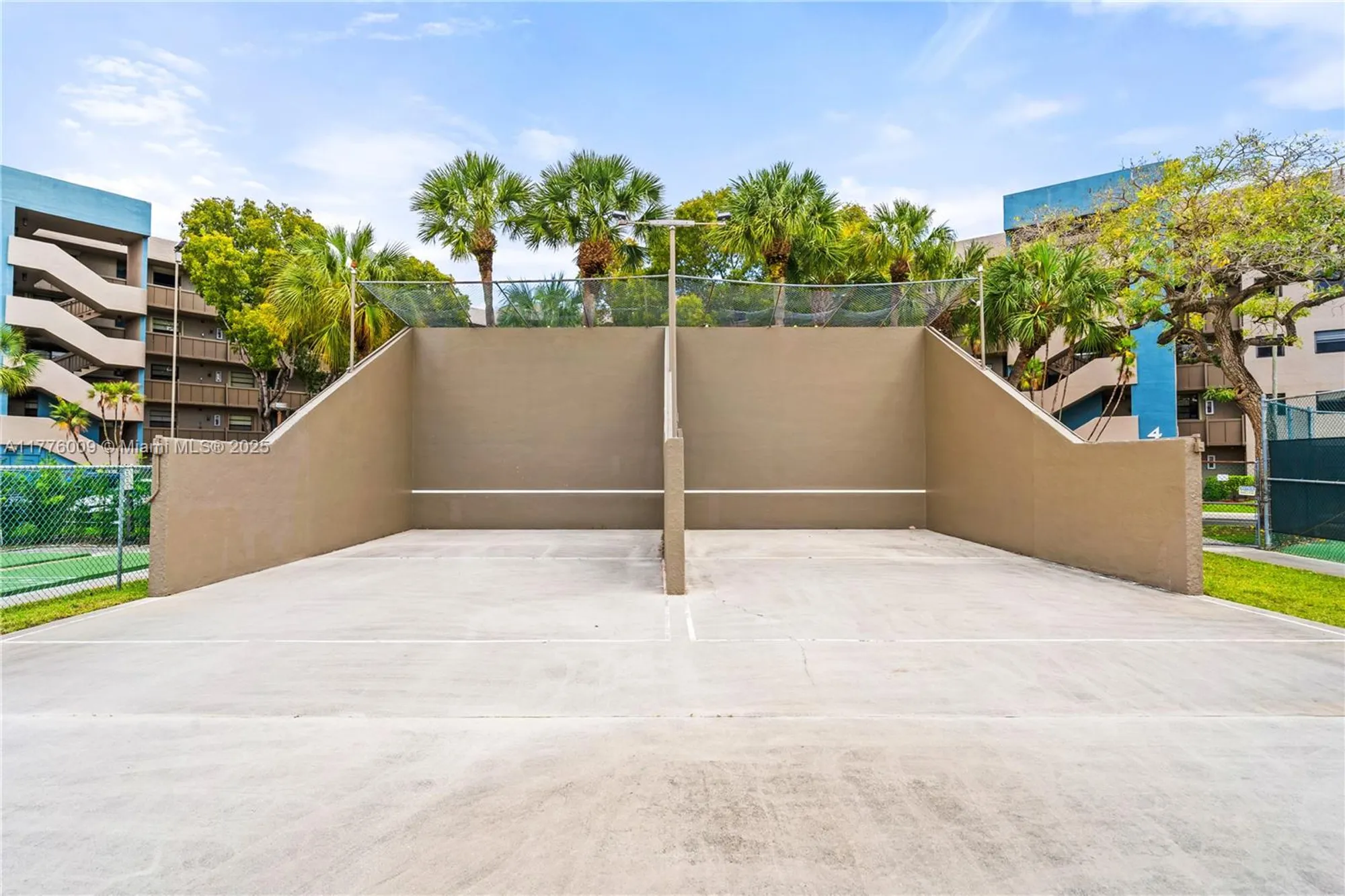Property Slideshow image 38 of 42 | 901 colony point cir 503, Pembroke Pines, FL, 33026