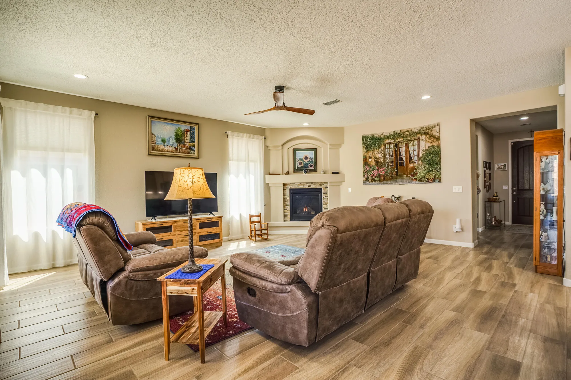 Property Slideshow image 6 of 47 | 2324 chuckwalla spring trl, Albuquerque, NM, 87120