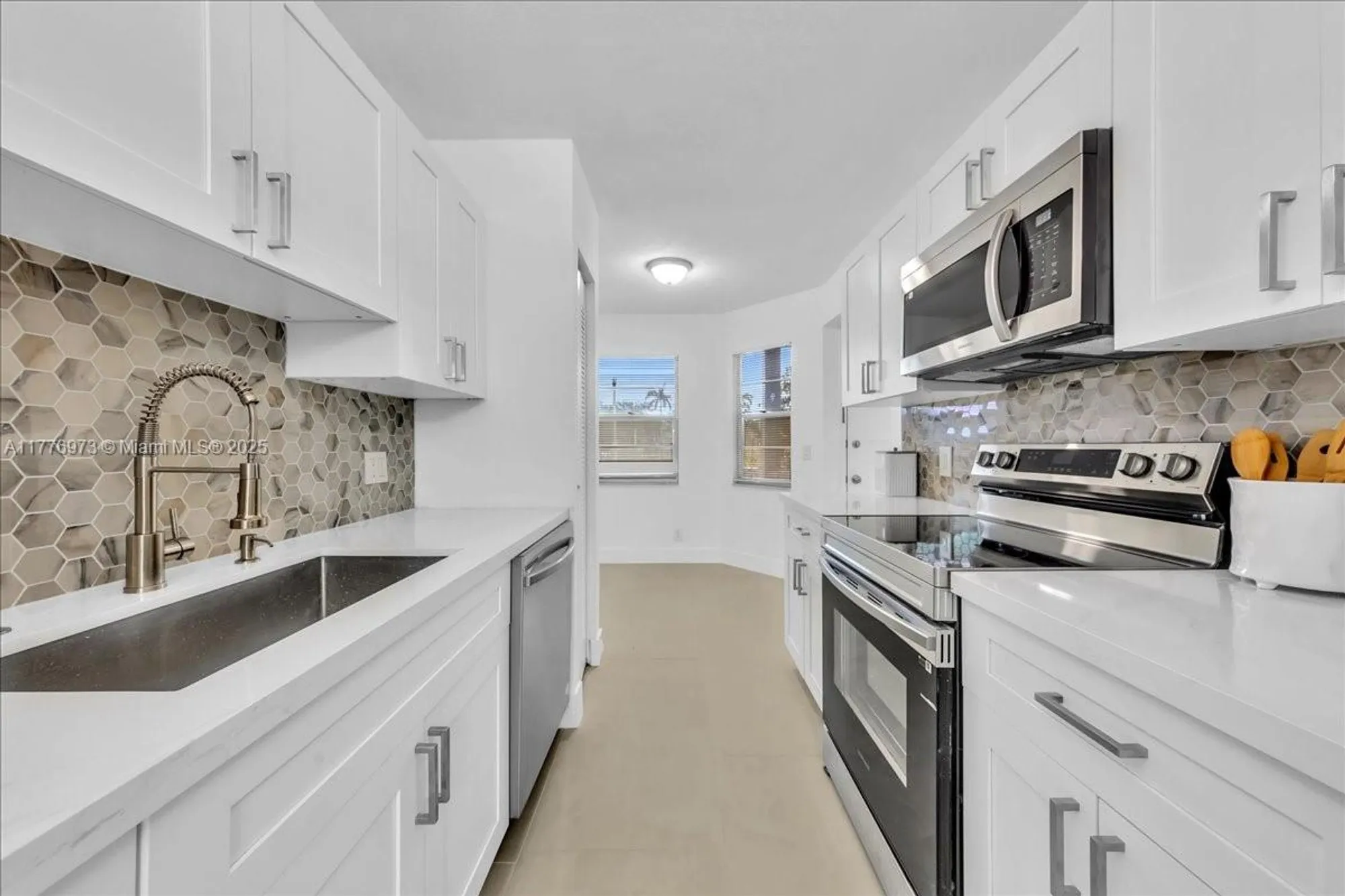 Property Slideshow image 14 of 79 | 650 sw 124th ter 105p, Pembroke Pines, FL, 33027